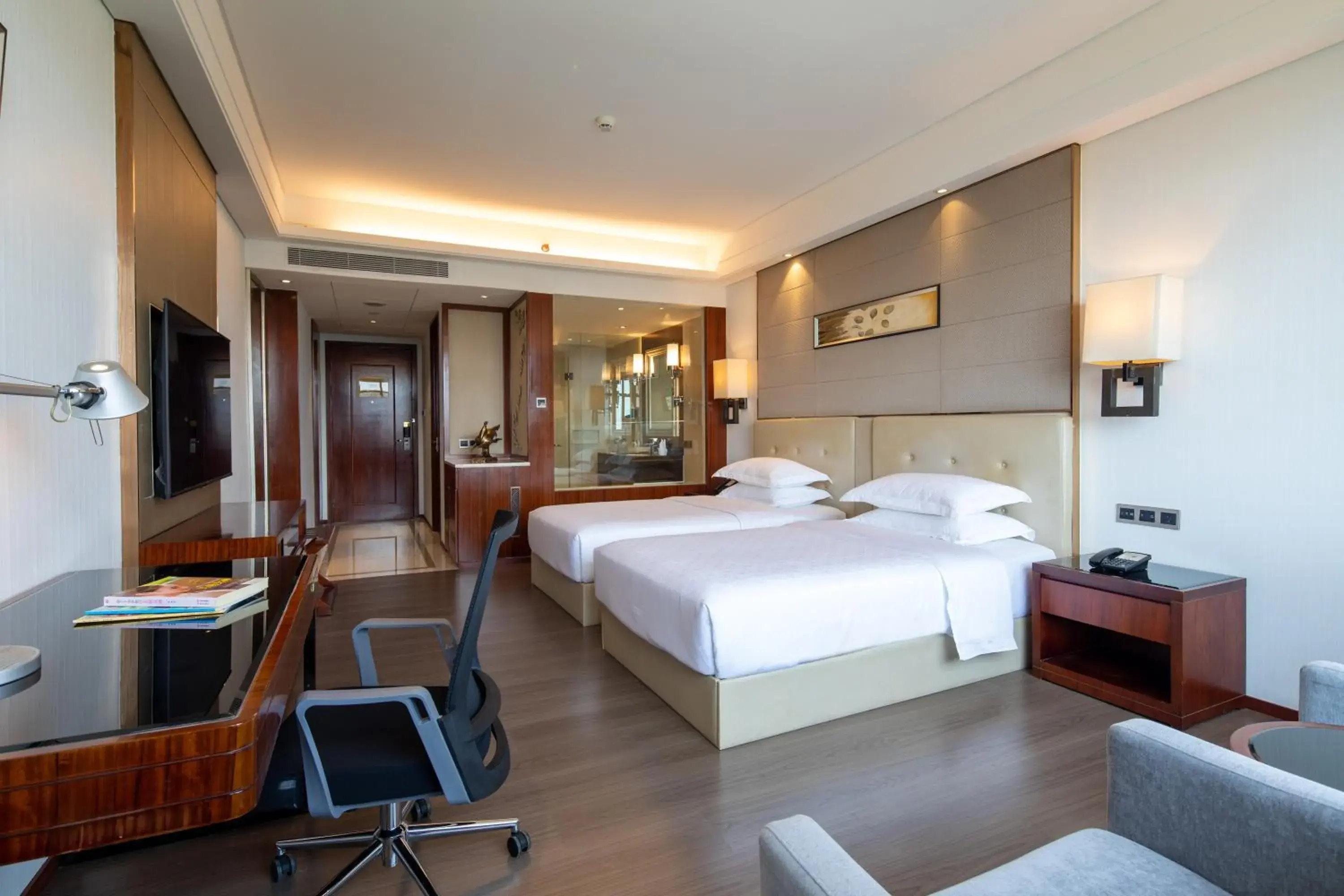 Photo of the whole room, Bed in Wyndham Garden Foshan Nanhai Photo of the whole room, Bed in Wyndham Garden Foshan Nanhai
