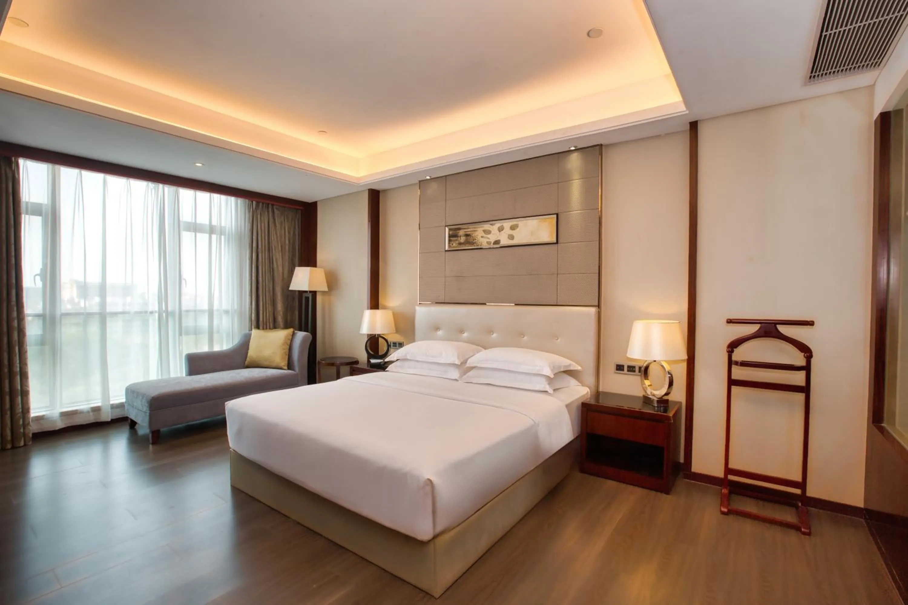 Photo of the whole room, Bed in Wyndham Garden Foshan Nanhai