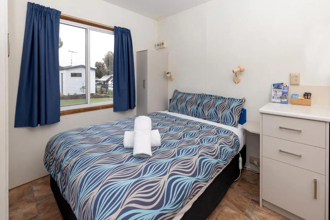 Photo of the whole room, Bed in Pet Friendly Stays - BIG4 Aireys Inlet