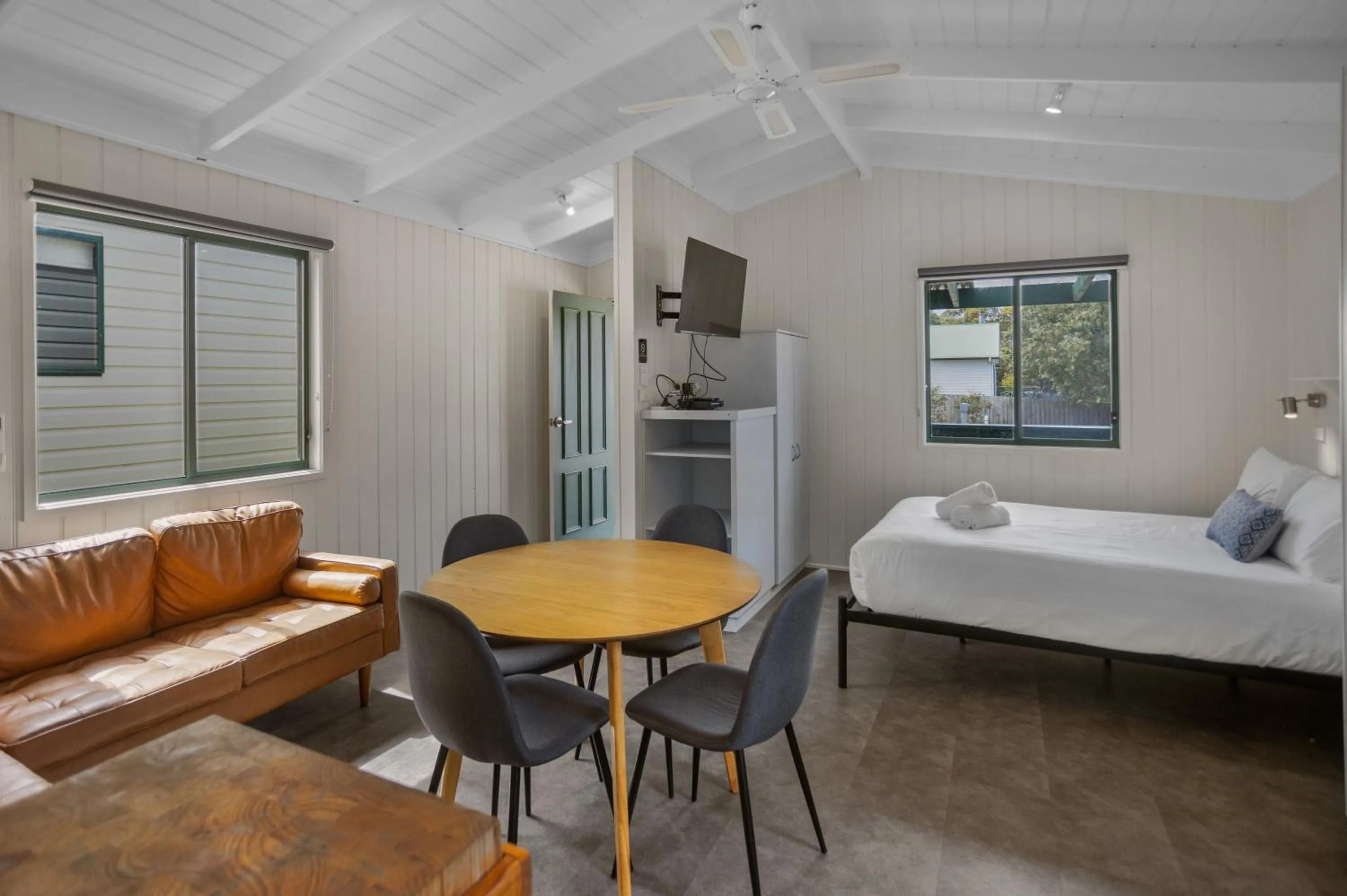 Living room, Bed in Pet Friendly Stays - BIG4 Aireys Inlet