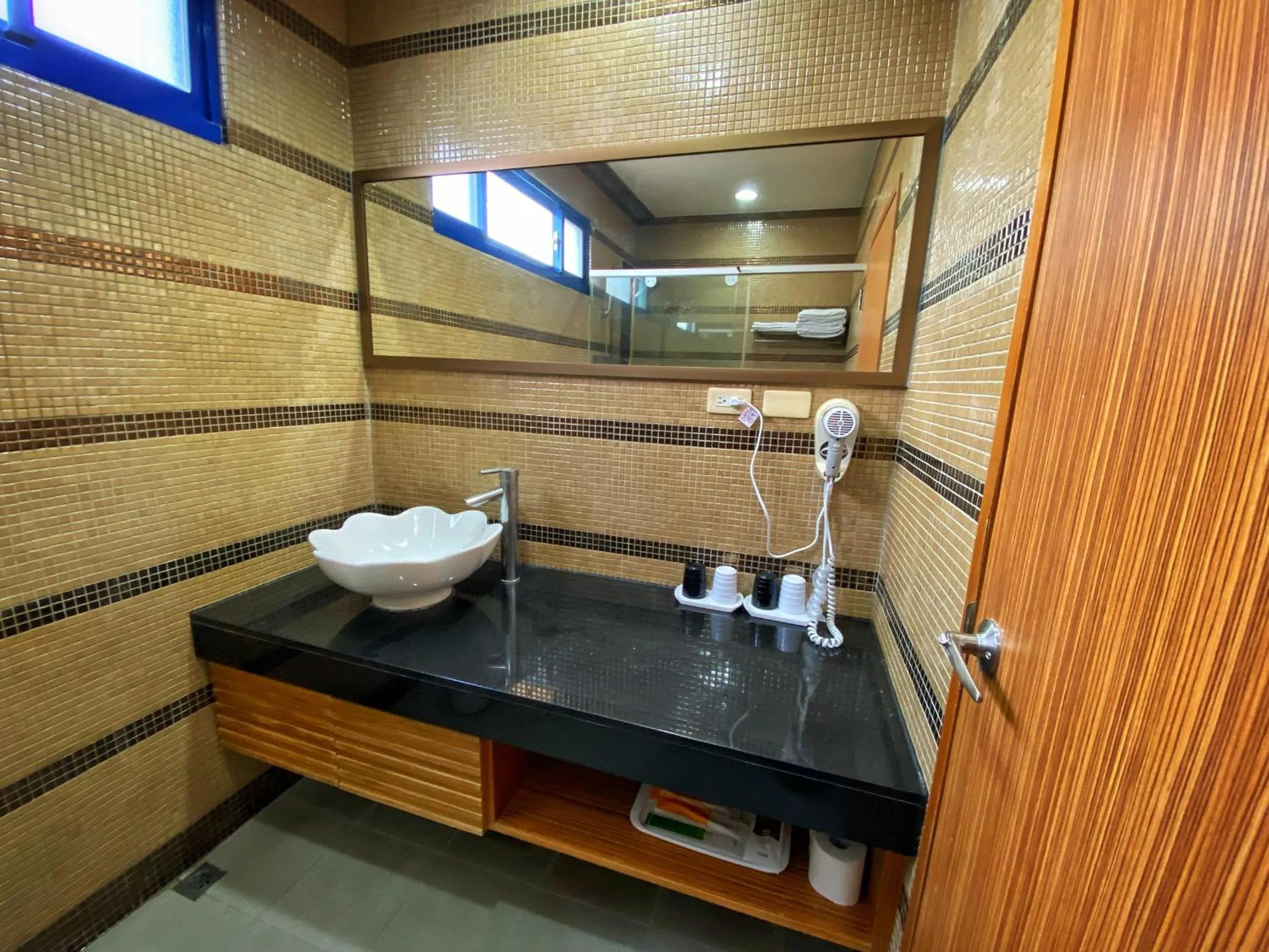 Bathroom in The Domed Tile B&B