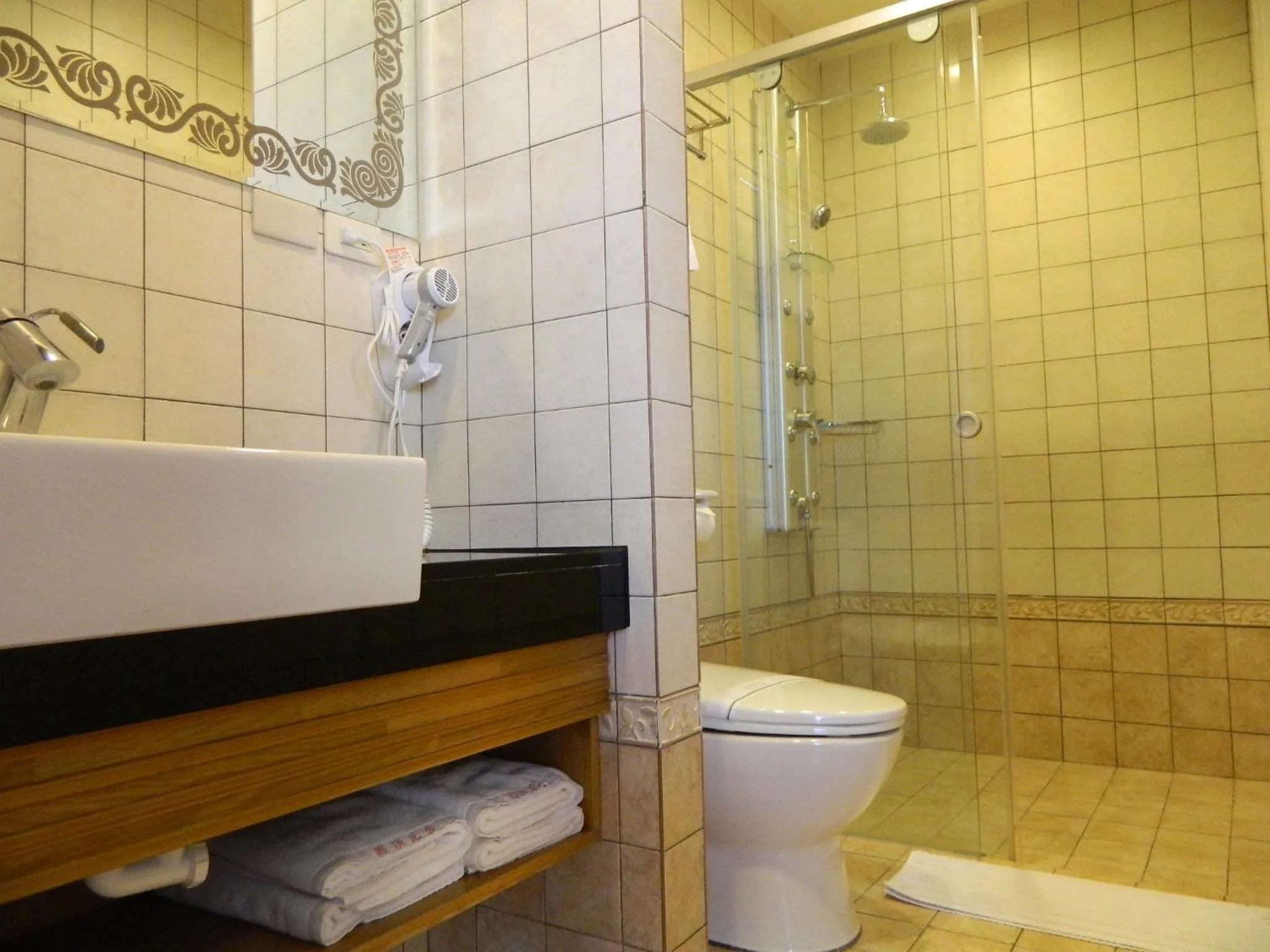 Bathroom in The Domed Tile B&B