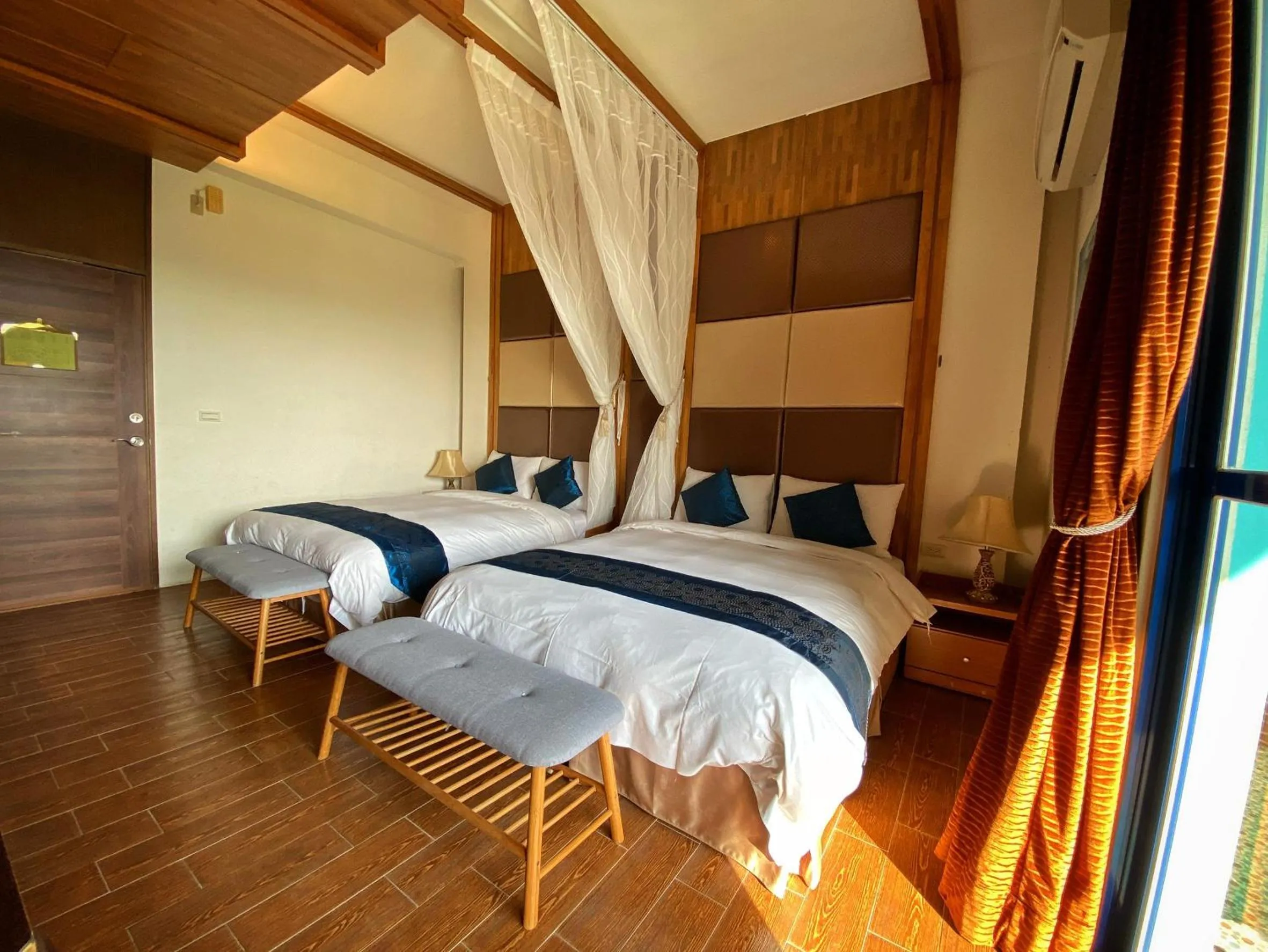 Bed in The Domed Tile B&B