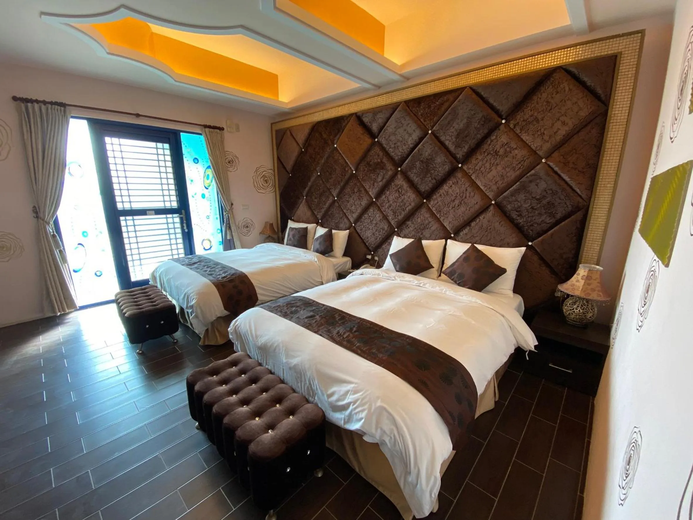 Bed in The Domed Tile B&B