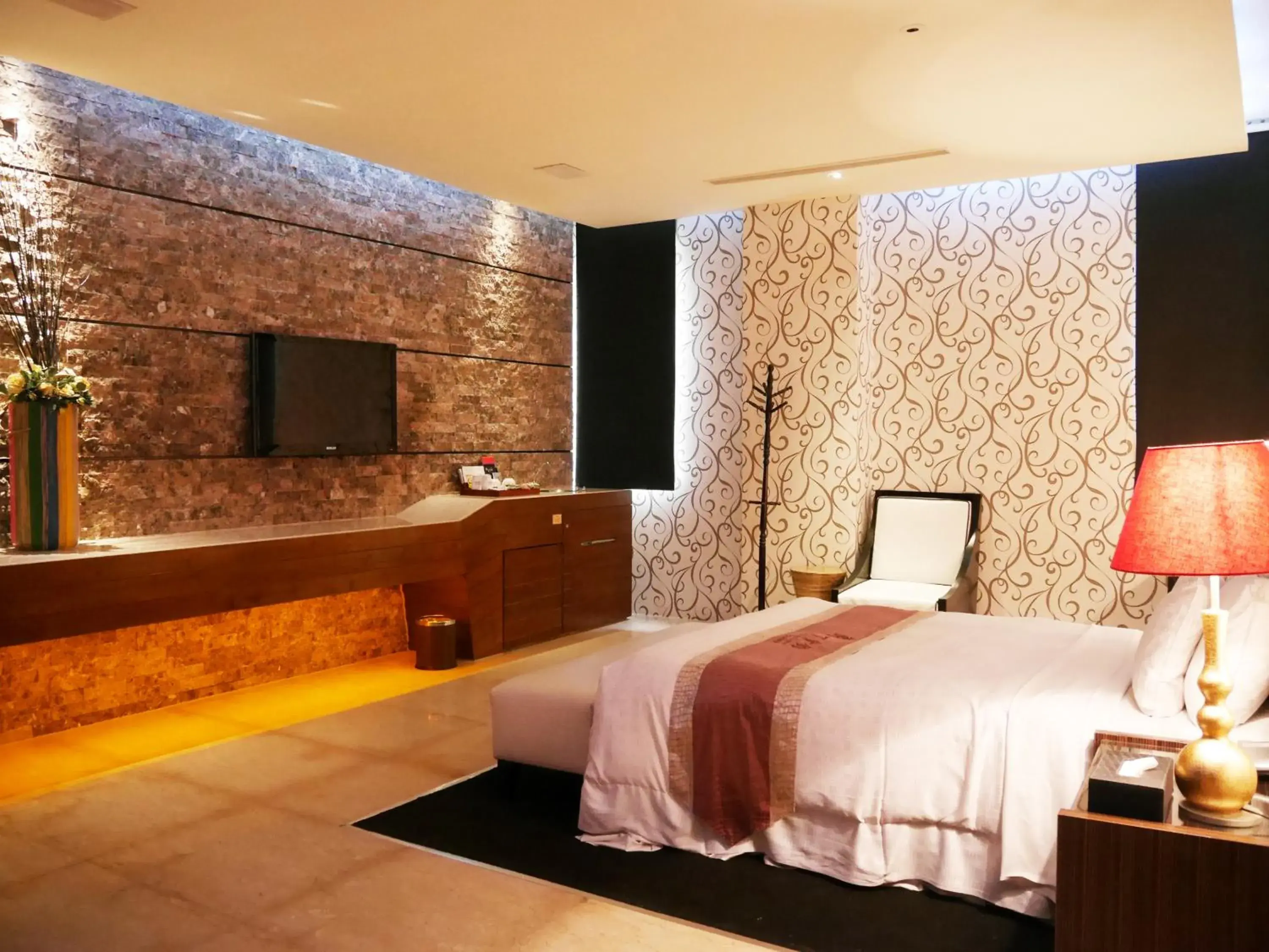 Bed in Lanshy Motel Bed in Lanshy Motel