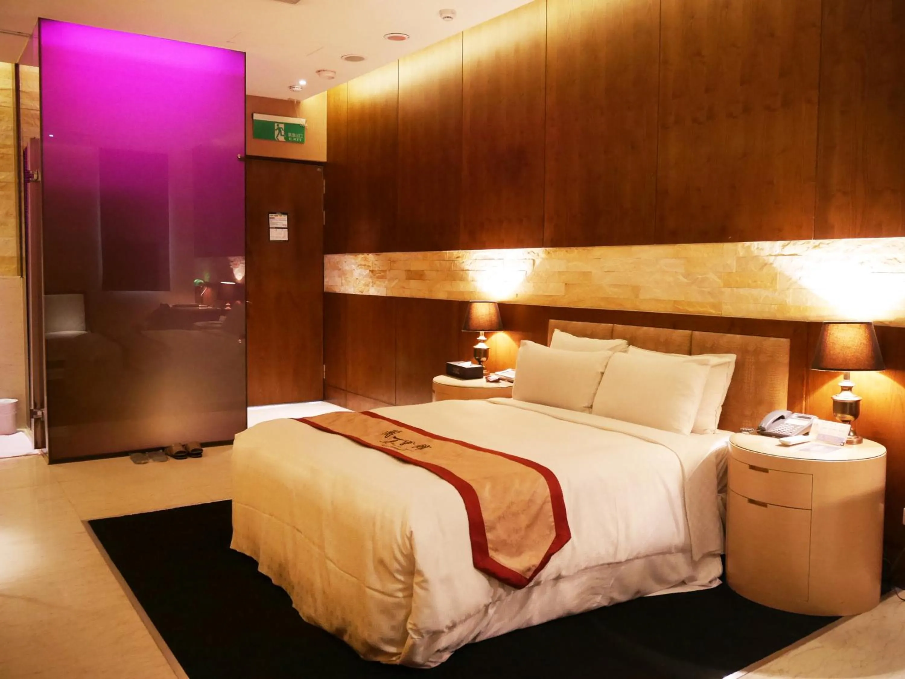 Photo of the whole room, Bed in Lanshy Motel