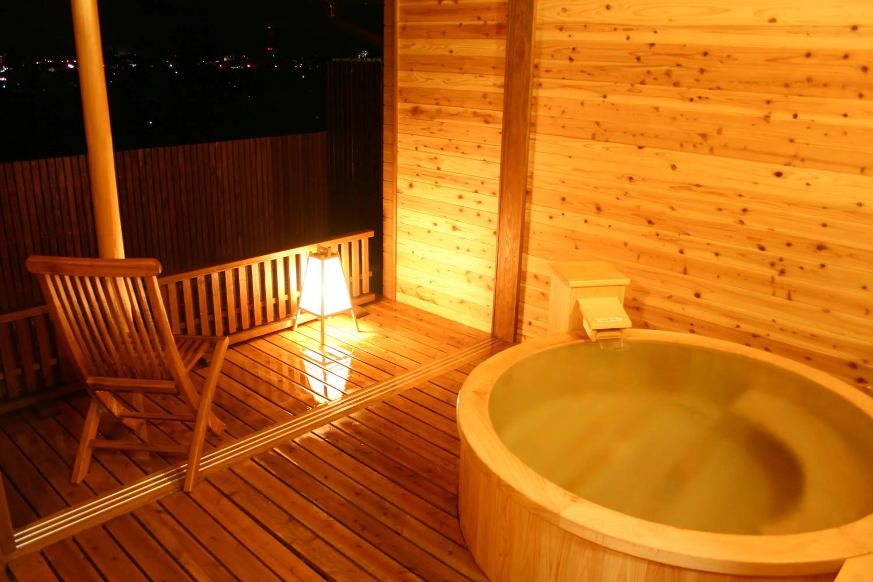 Hot Spring Bath in Hagihonjin