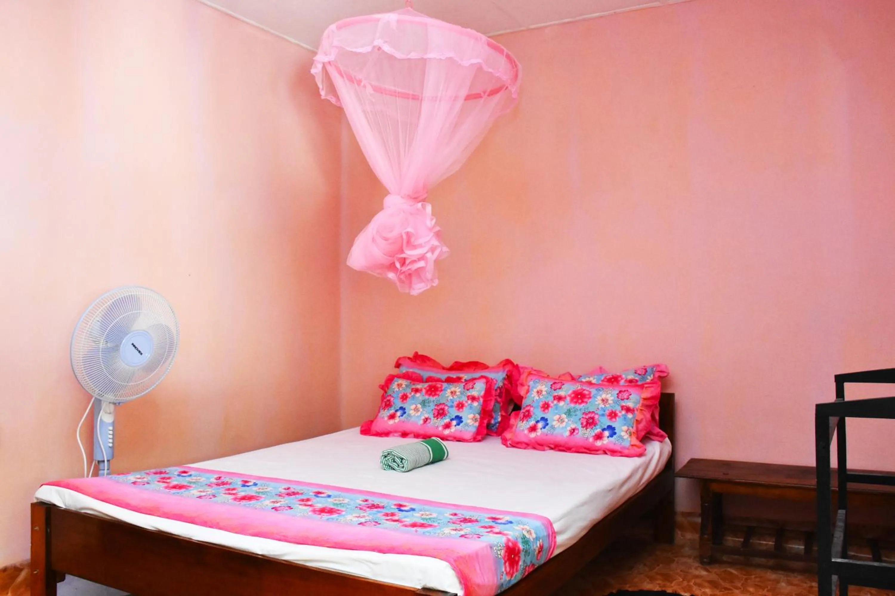 Bed in Deniyaya Guest House
