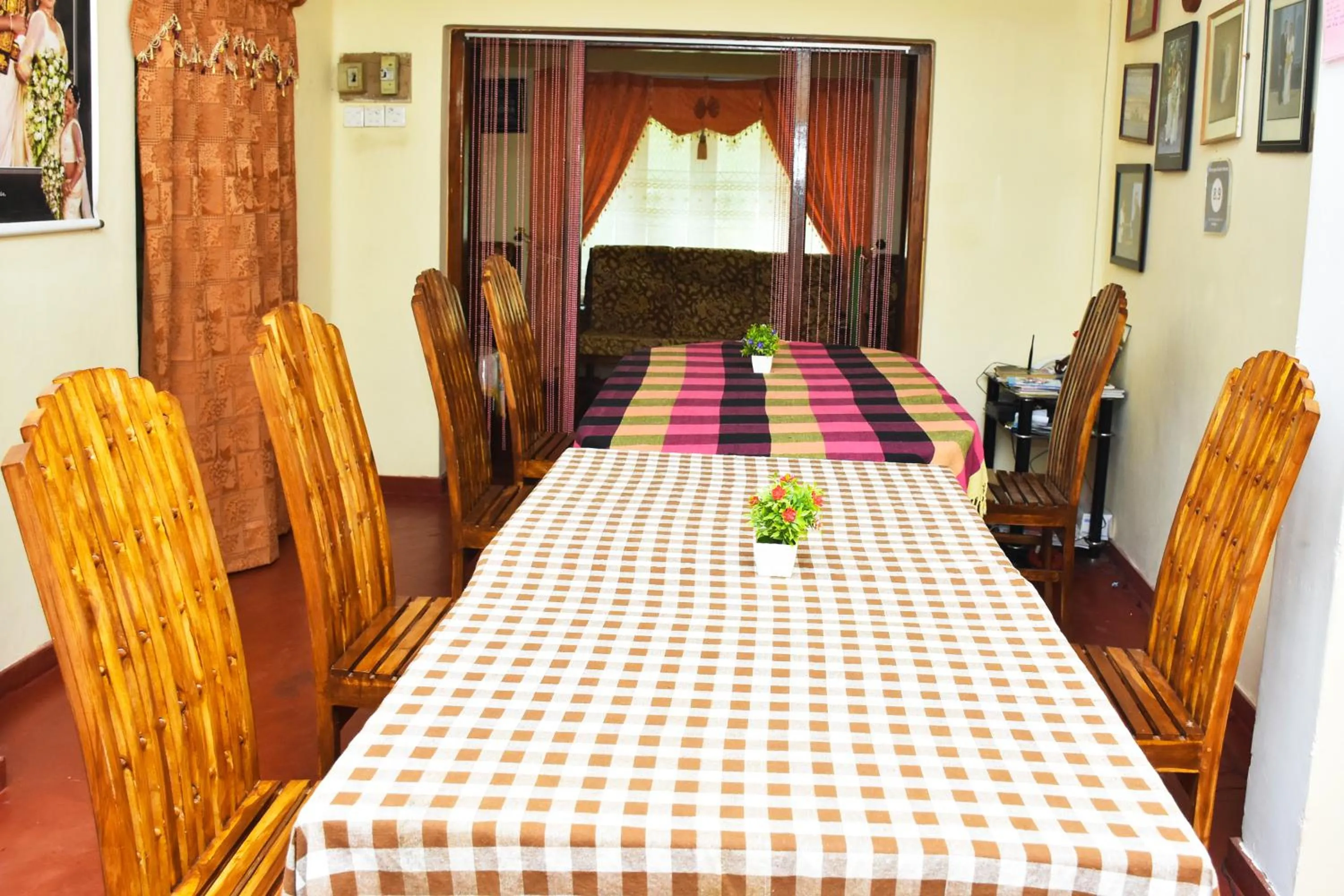 Restaurant/places to eat, Bed in Deniyaya Guest House