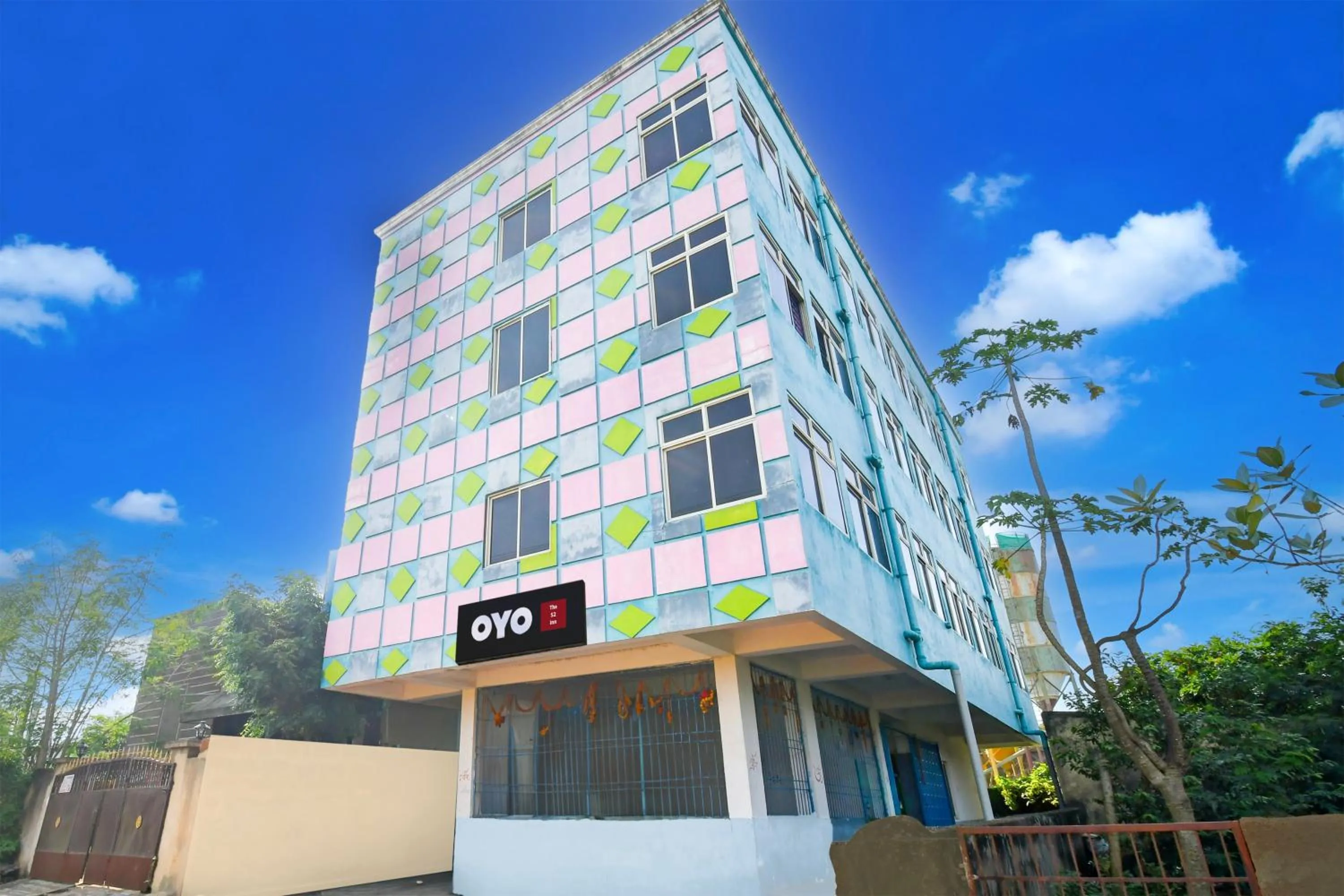 Facade/entrance in Hotel O The S2 INN