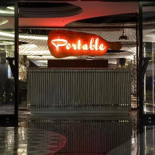 Restaurant/places to eat in Whiz Prime Hotel Kelapa Gading