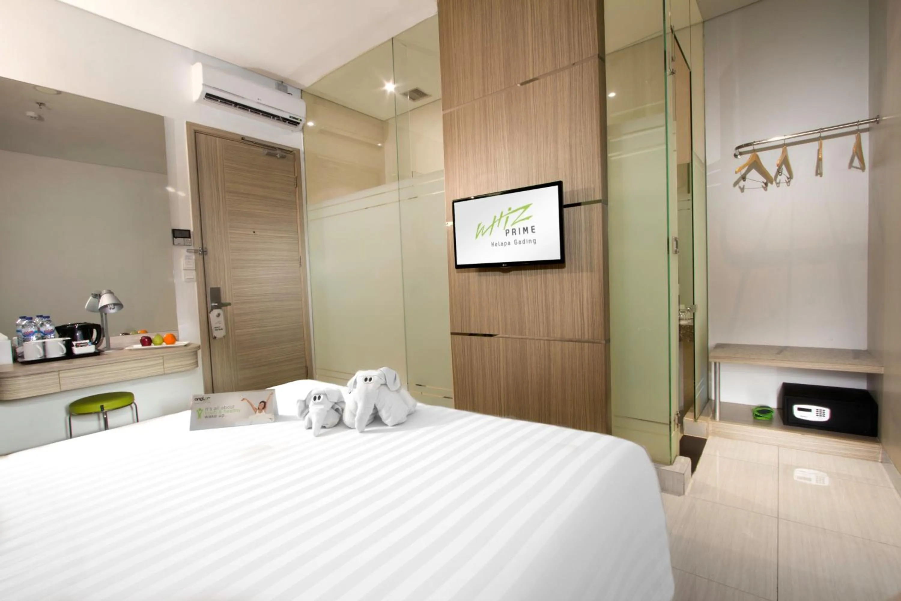 Bed in Whiz Prime Hotel Kelapa Gading