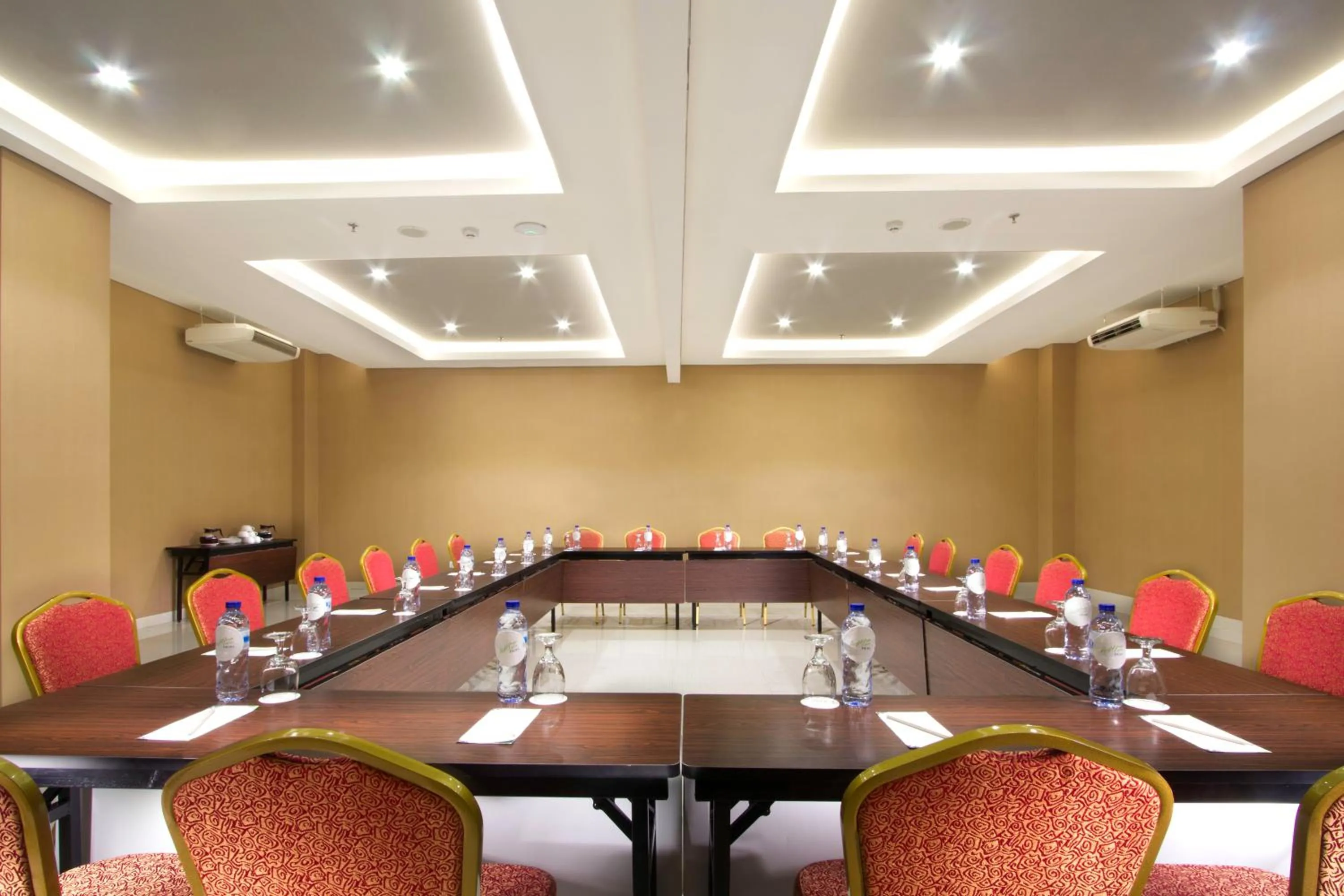 Business facilities in Whiz Prime Hotel Kelapa Gading