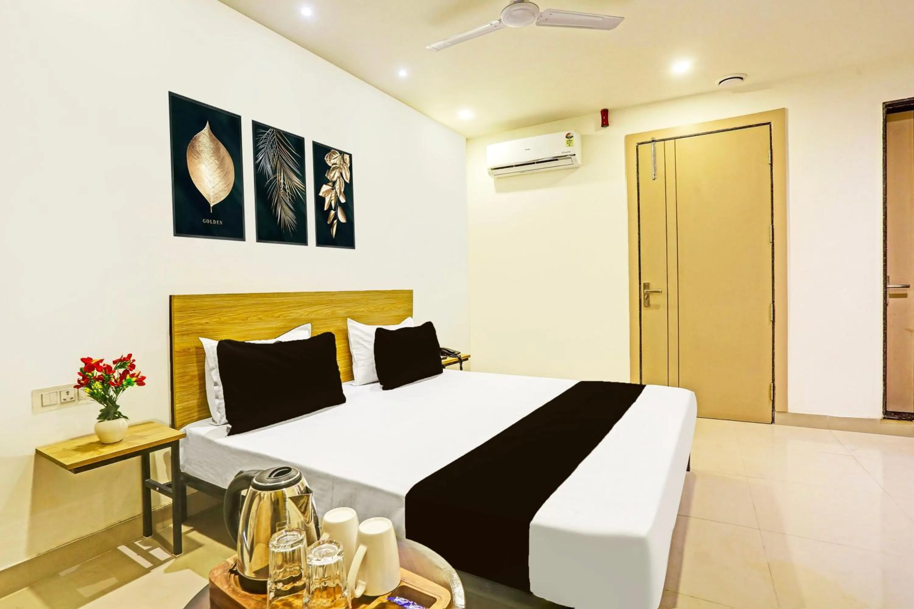 Bedroom, Bed in Hotel O Plush Homes