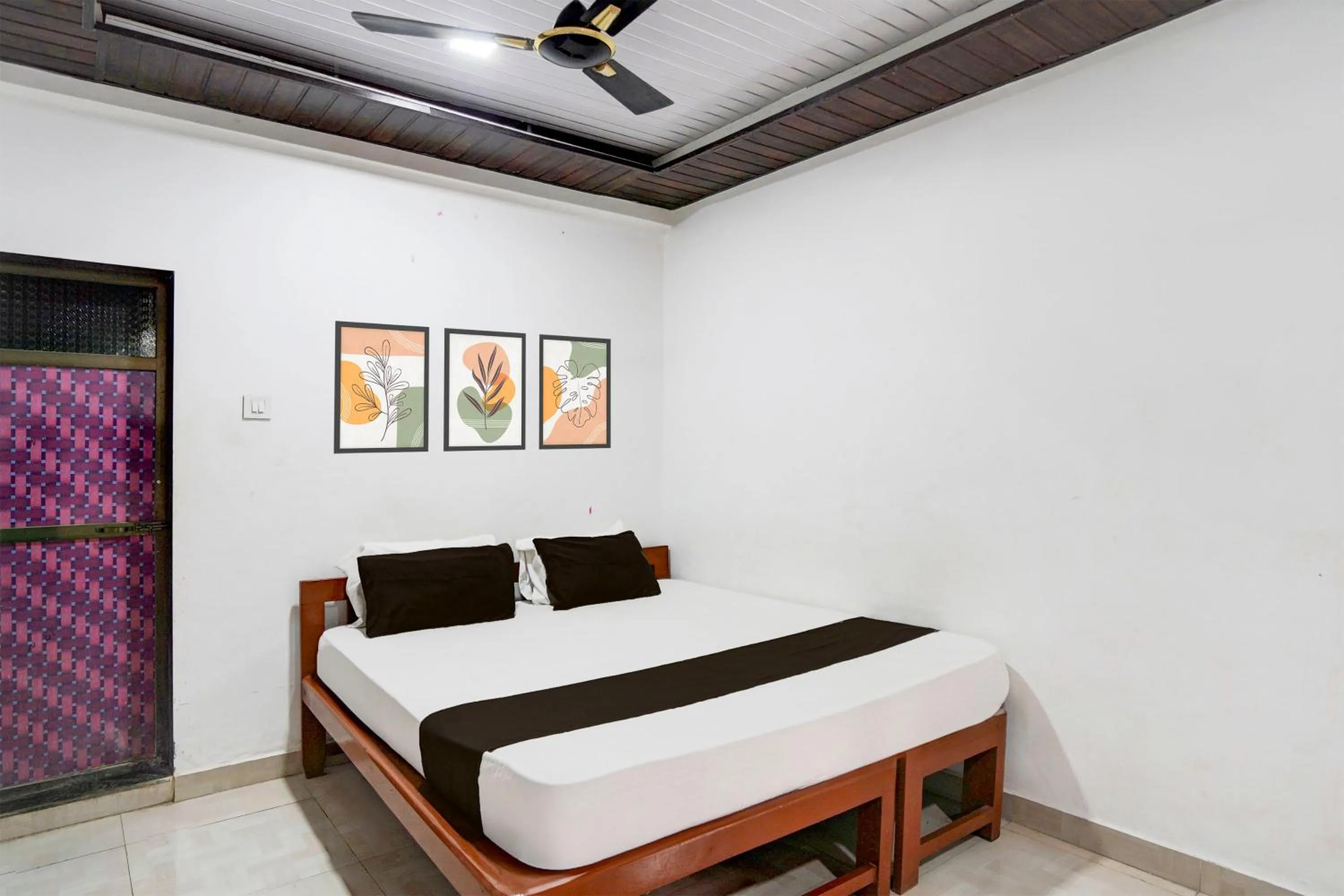 Bedroom, Bed in Hotel O Raj Resort