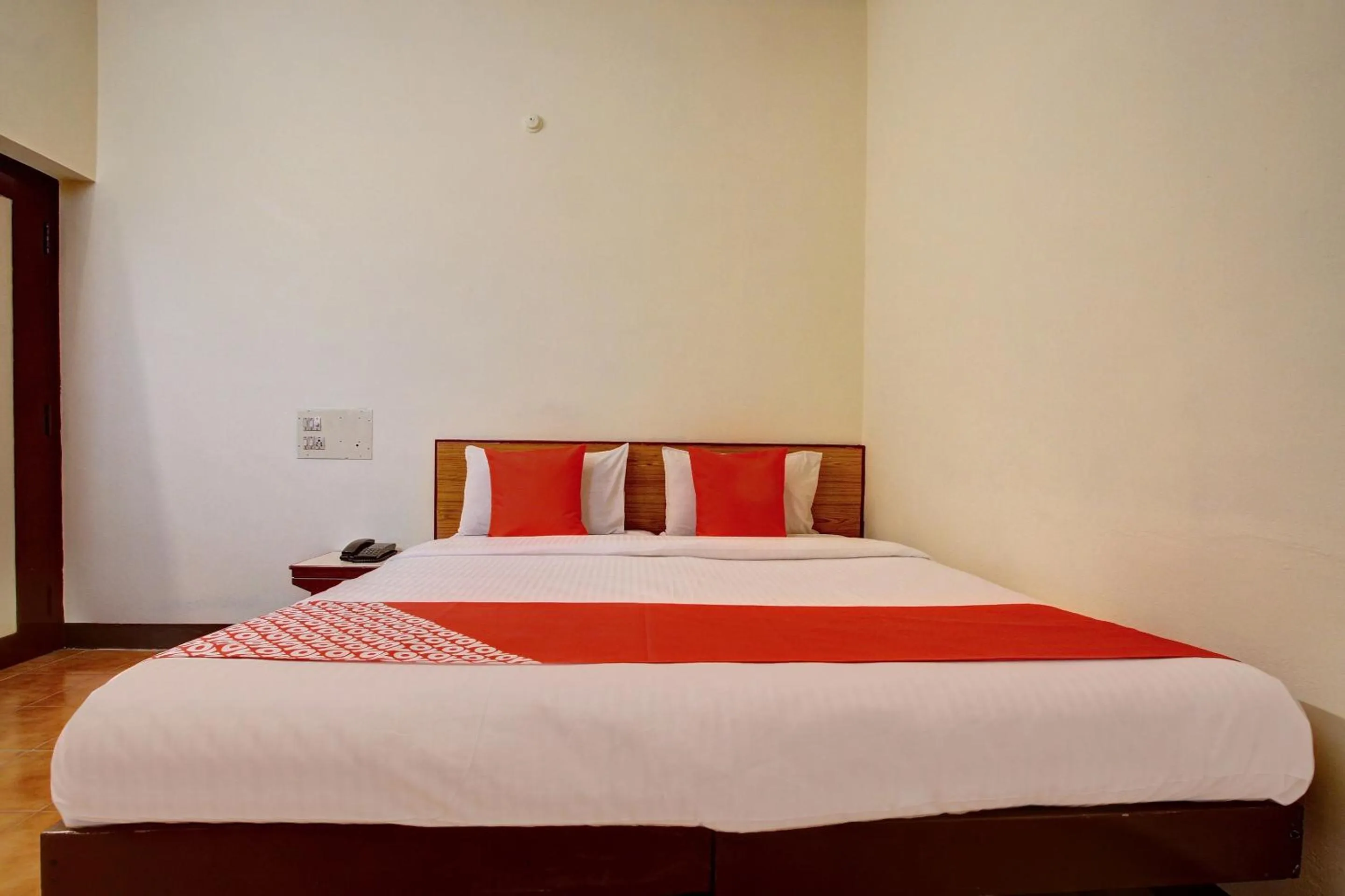 Bedroom in Hotel O Radhakrishna
