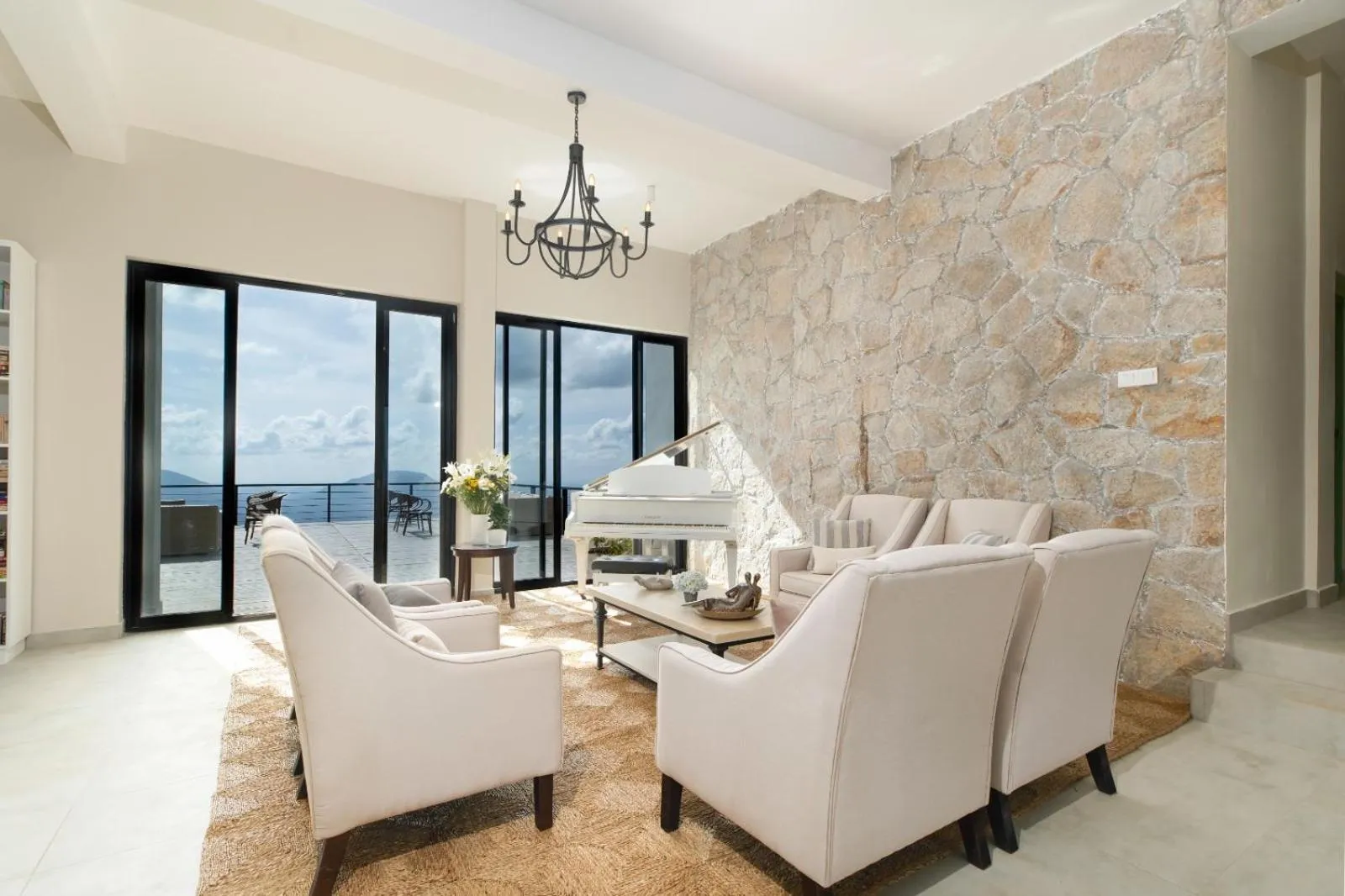 Restaurant/places to eat in W15 Ambuluwawa