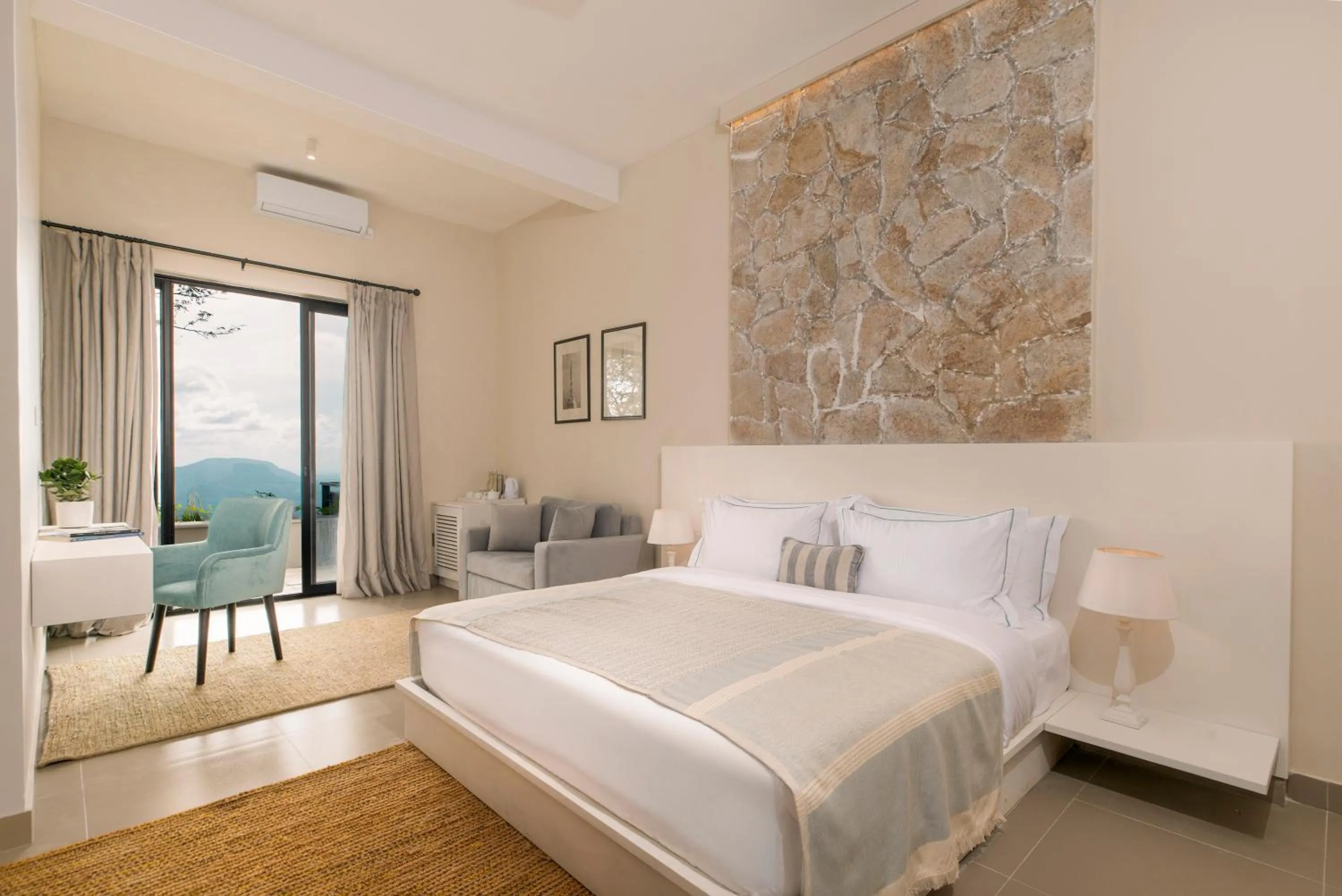 Bedroom, Bed in W15 Ambuluwawa