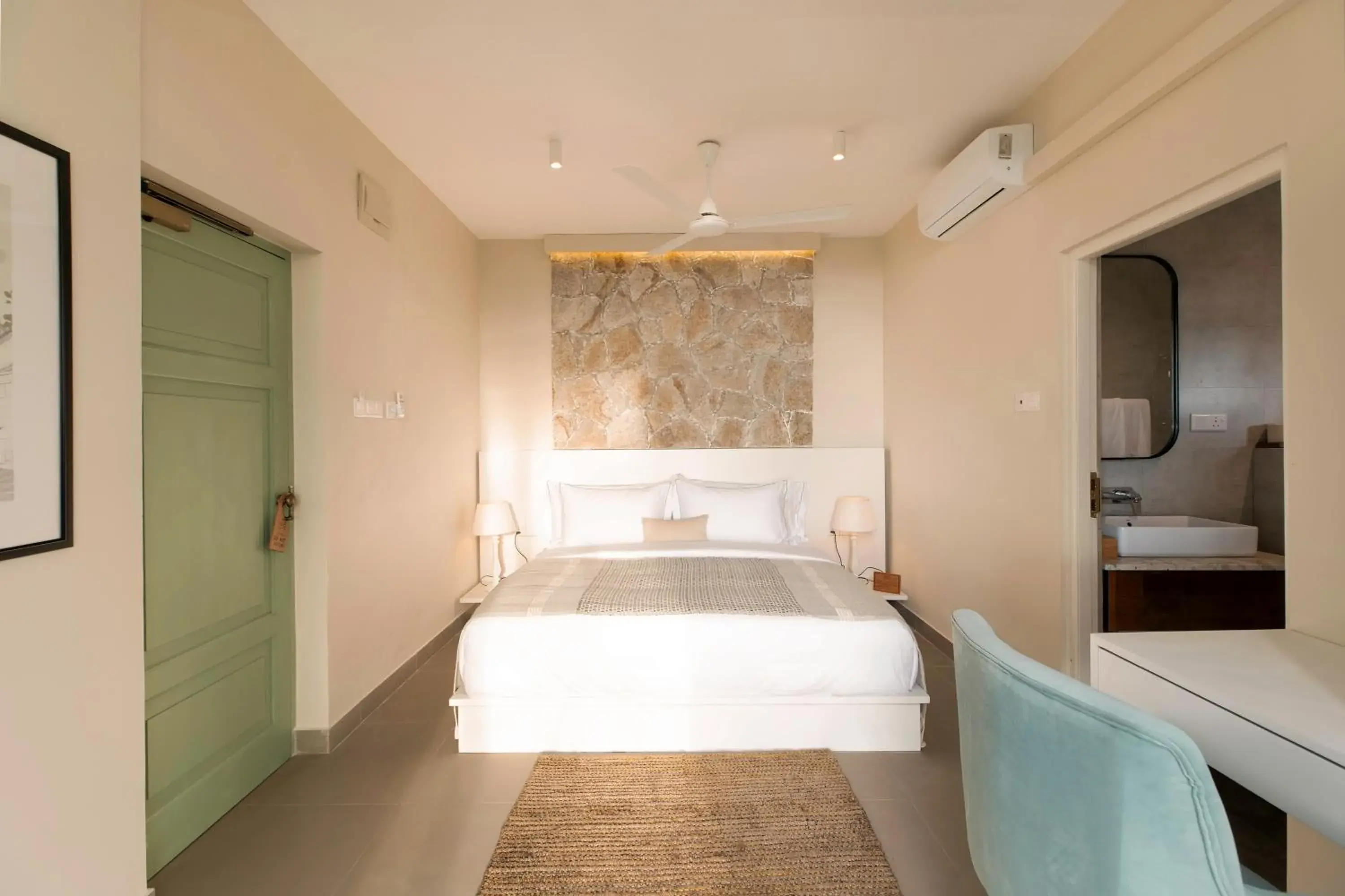 Standard Double Room in W15 Ambuluwawa Standard Double Room in W15 Ambuluwawa
