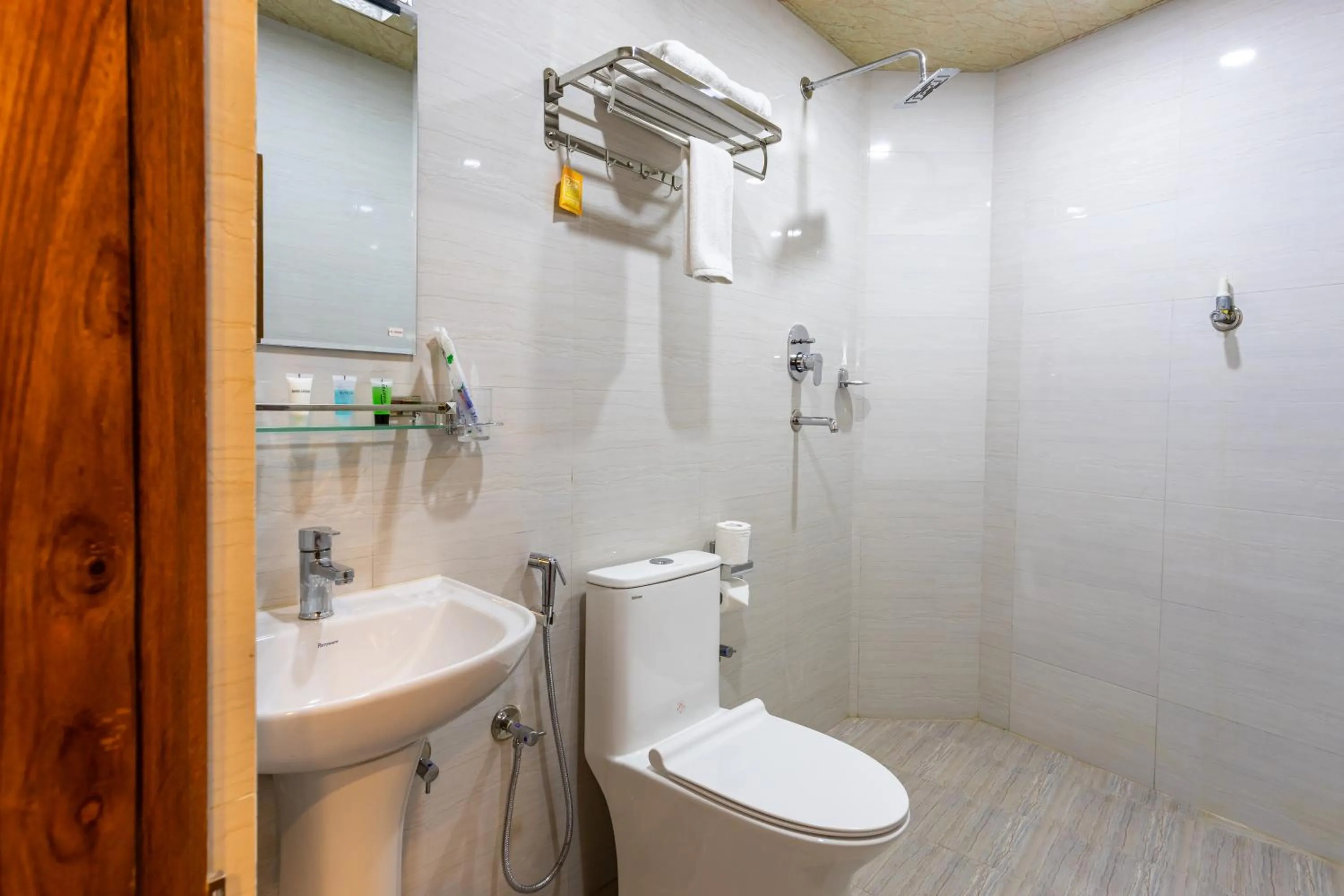 Bathroom in Airport Diana Hotel