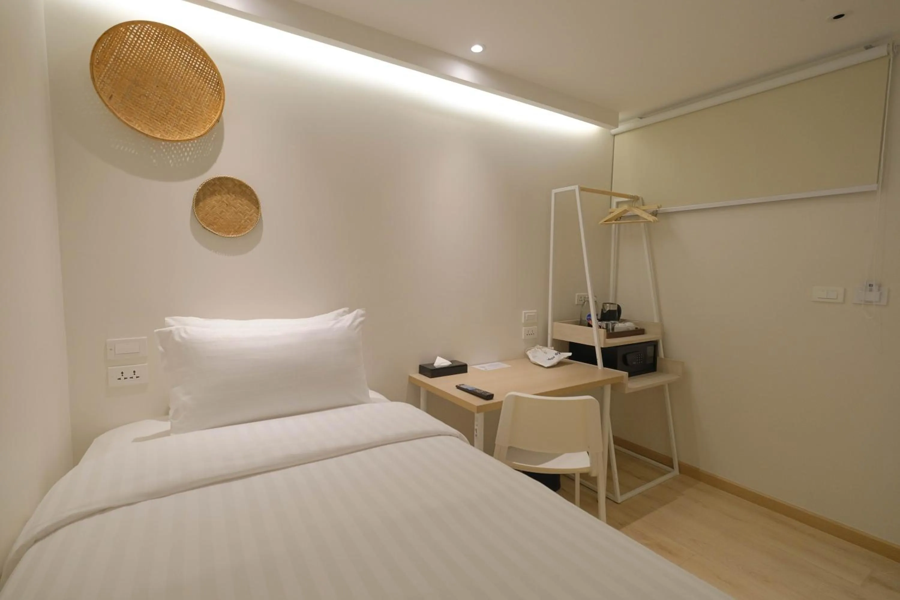 Bed in SimpleStay Chatuchak, SureStay Collection by Best Western