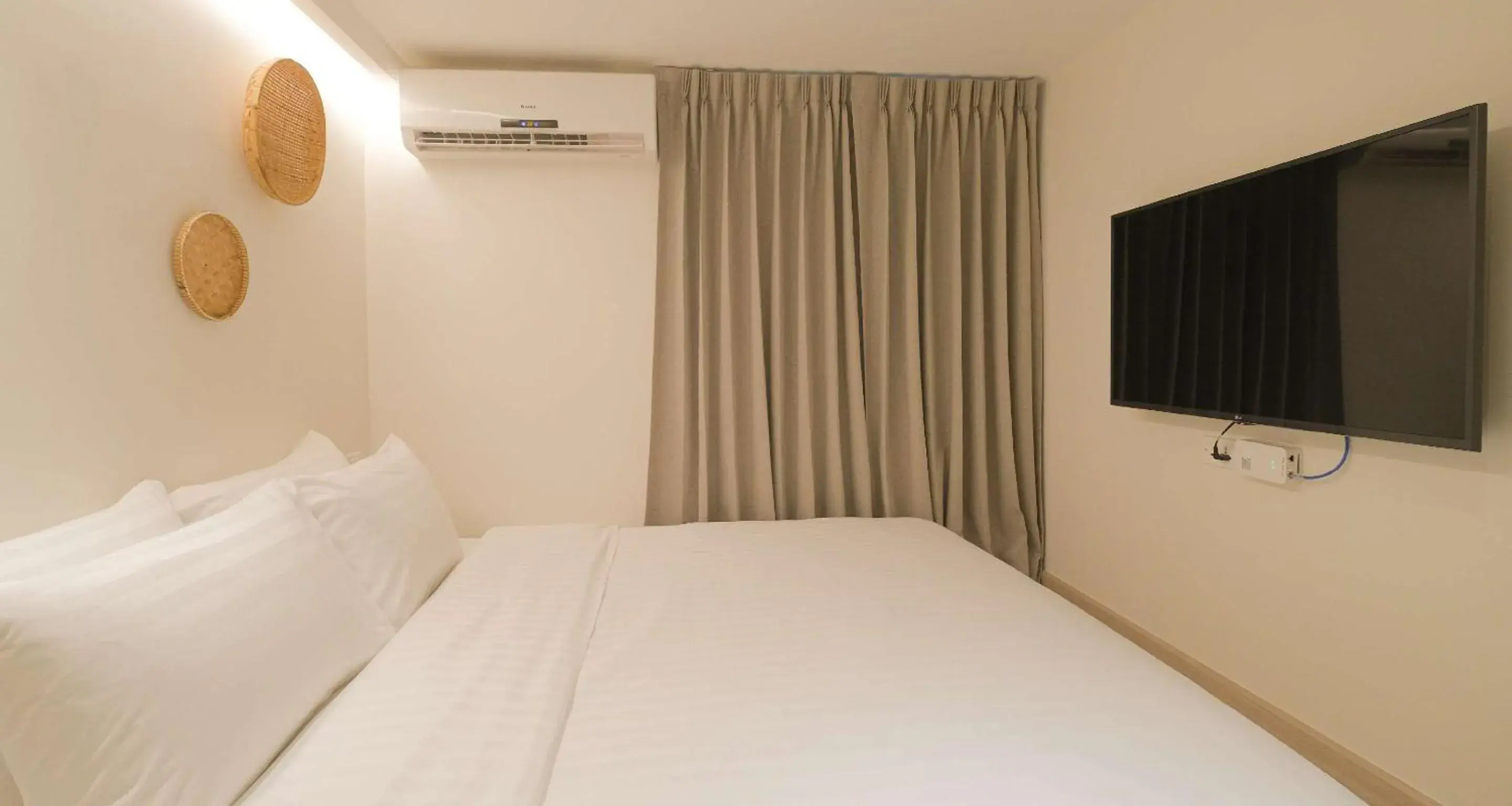 Bedroom, Bed in SimpleStay Chatuchak, SureStay Collection by Best Western Bedroom, Bed in SimpleStay Chatuchak, SureStay Collection by Best Western