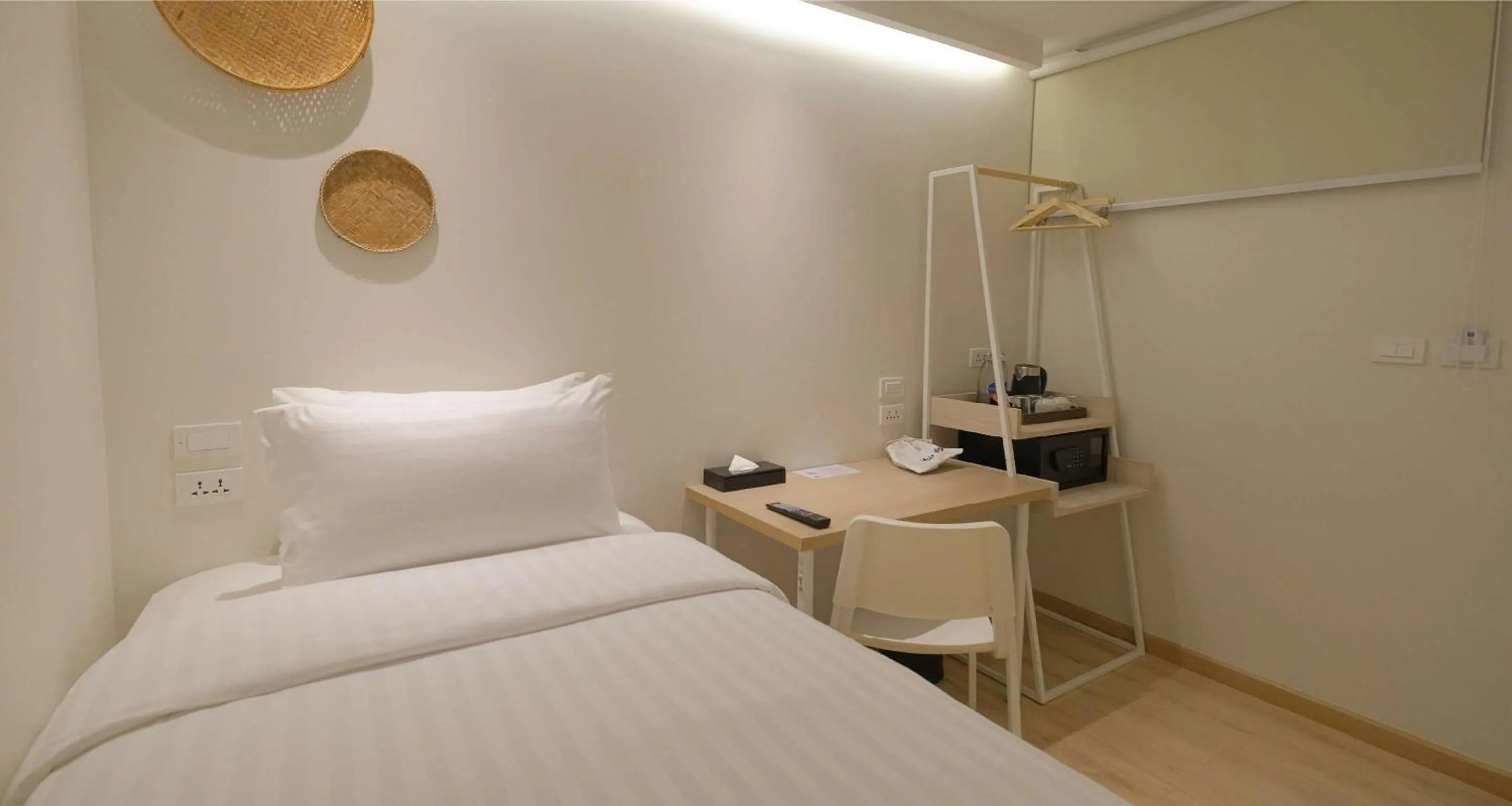 Bedroom, Bed in SimpleStay Chatuchak, SureStay Collection by Best Western