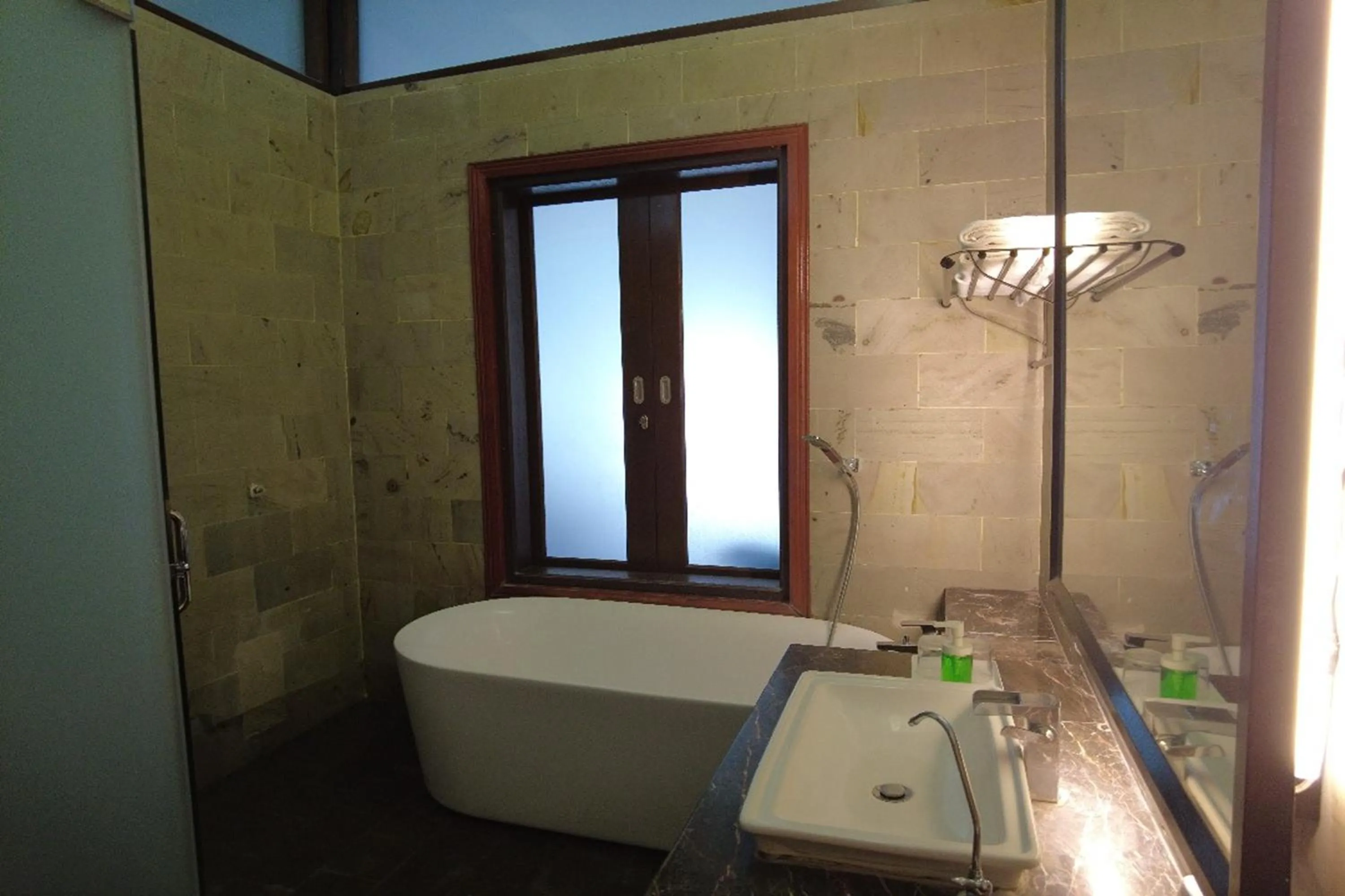 Bathroom, Bed in Villa D'Acqua