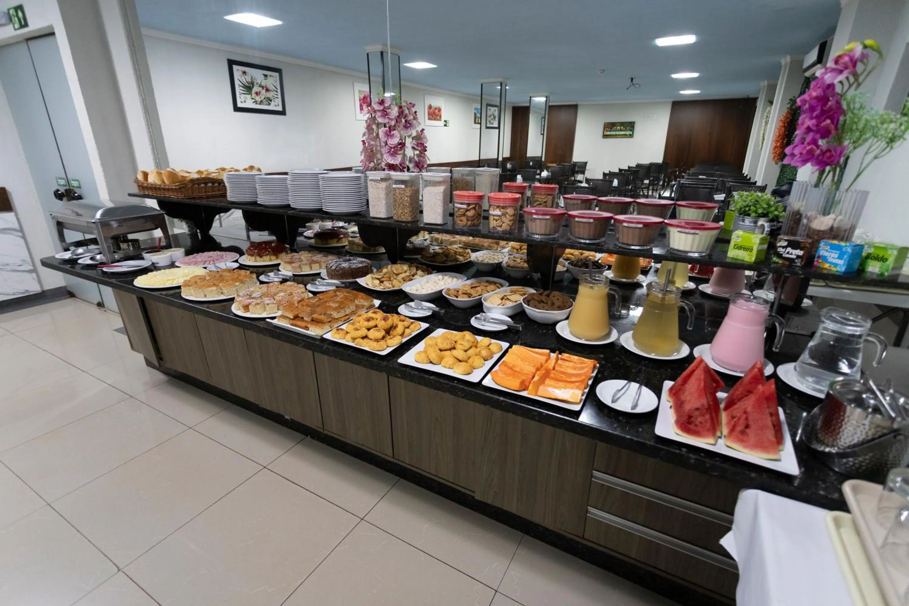 Restaurant/places to eat in Turis Hotel & Choperia