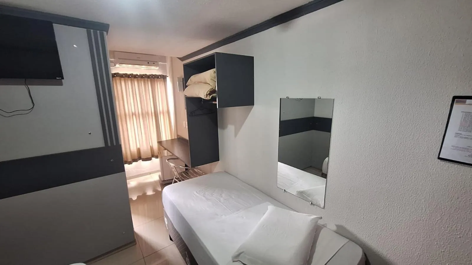 Bed in Turis Hotel & Choperia