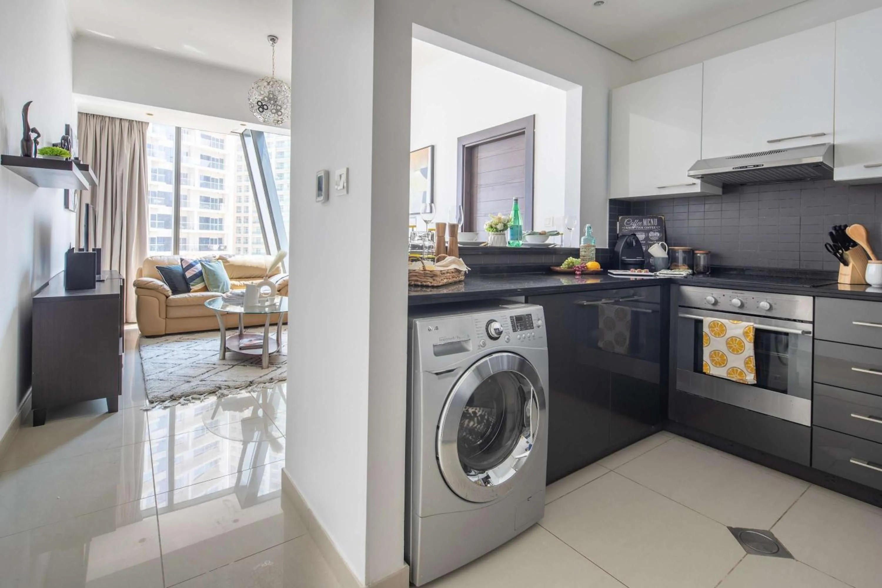 Kitchen or kitchenette in Frank Porter - Silverene Tower B