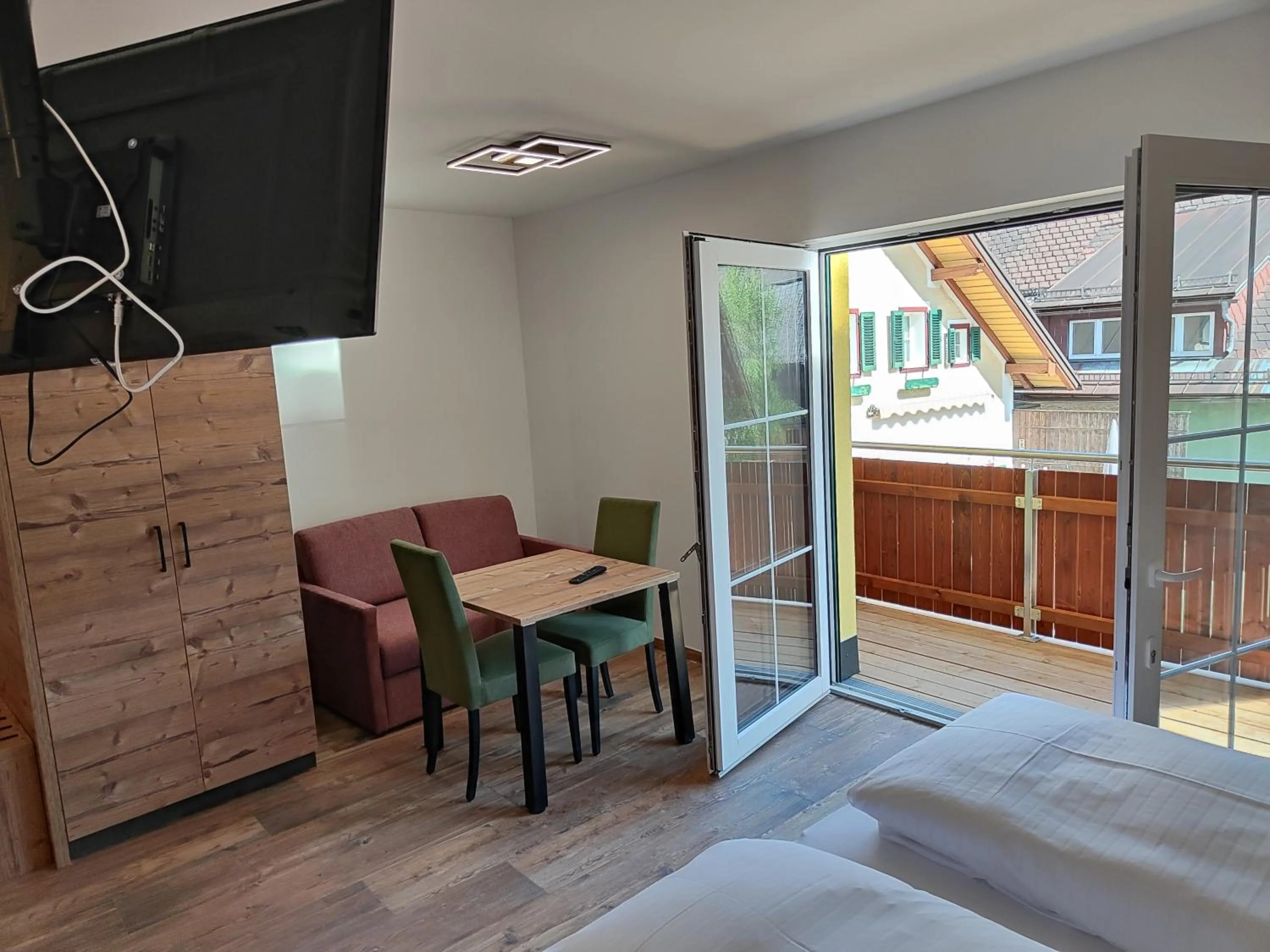 Balcony/Terrace, Bed in Hotel-Bad Goisern