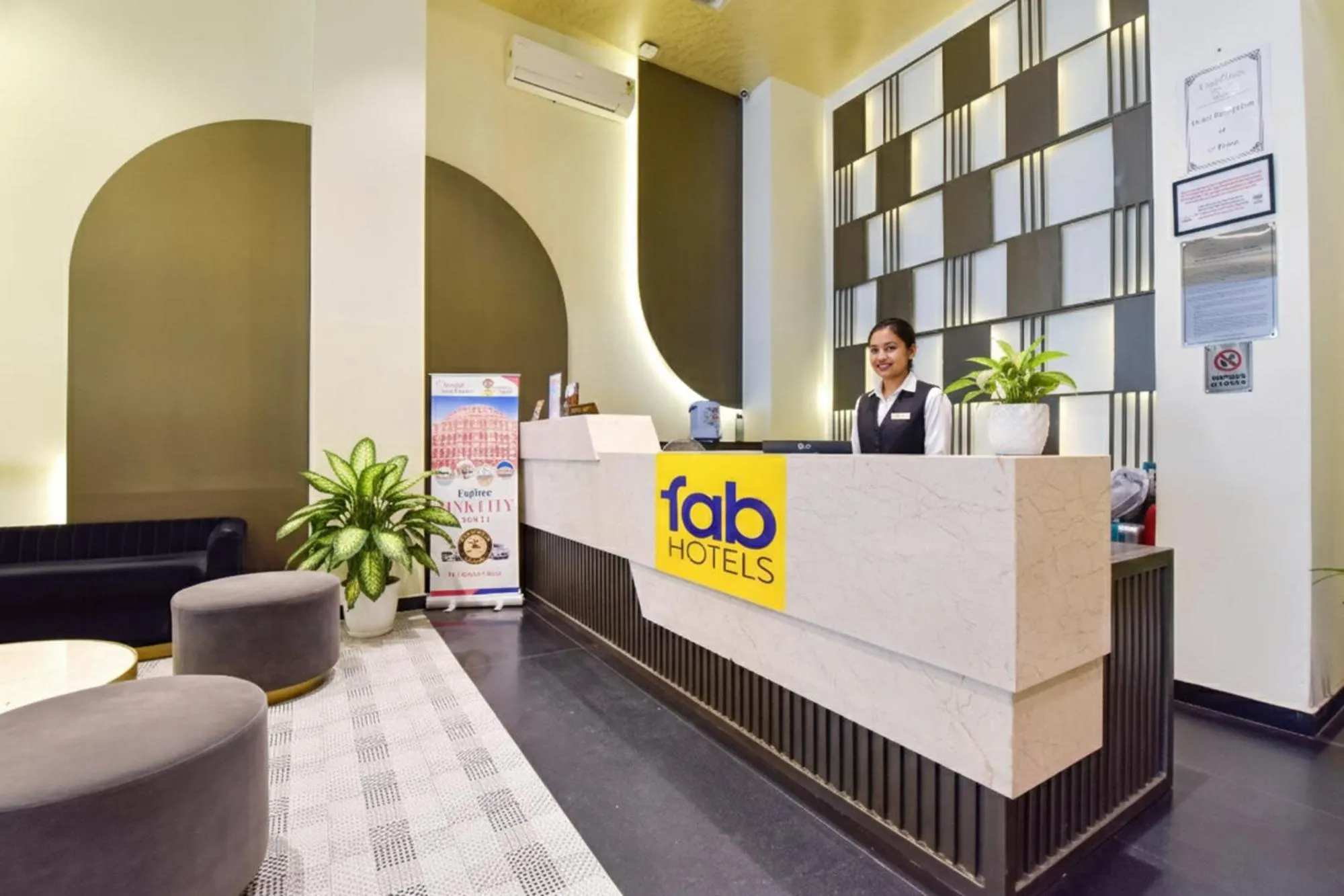 Lobby or reception in FabHotel Anukampa With Swimming Pool