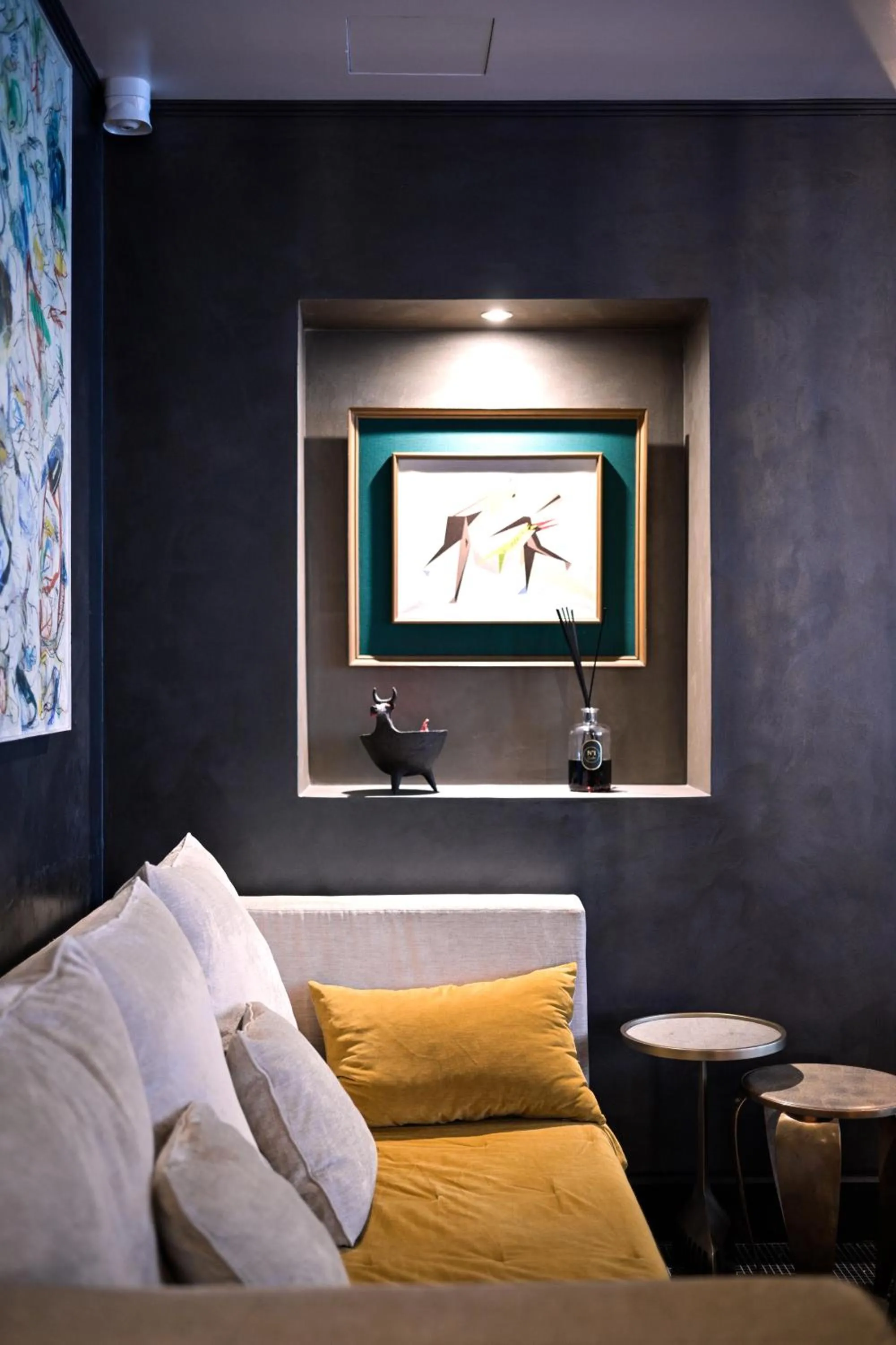 Decorative detail, Bed in Juliana Hotel Paris