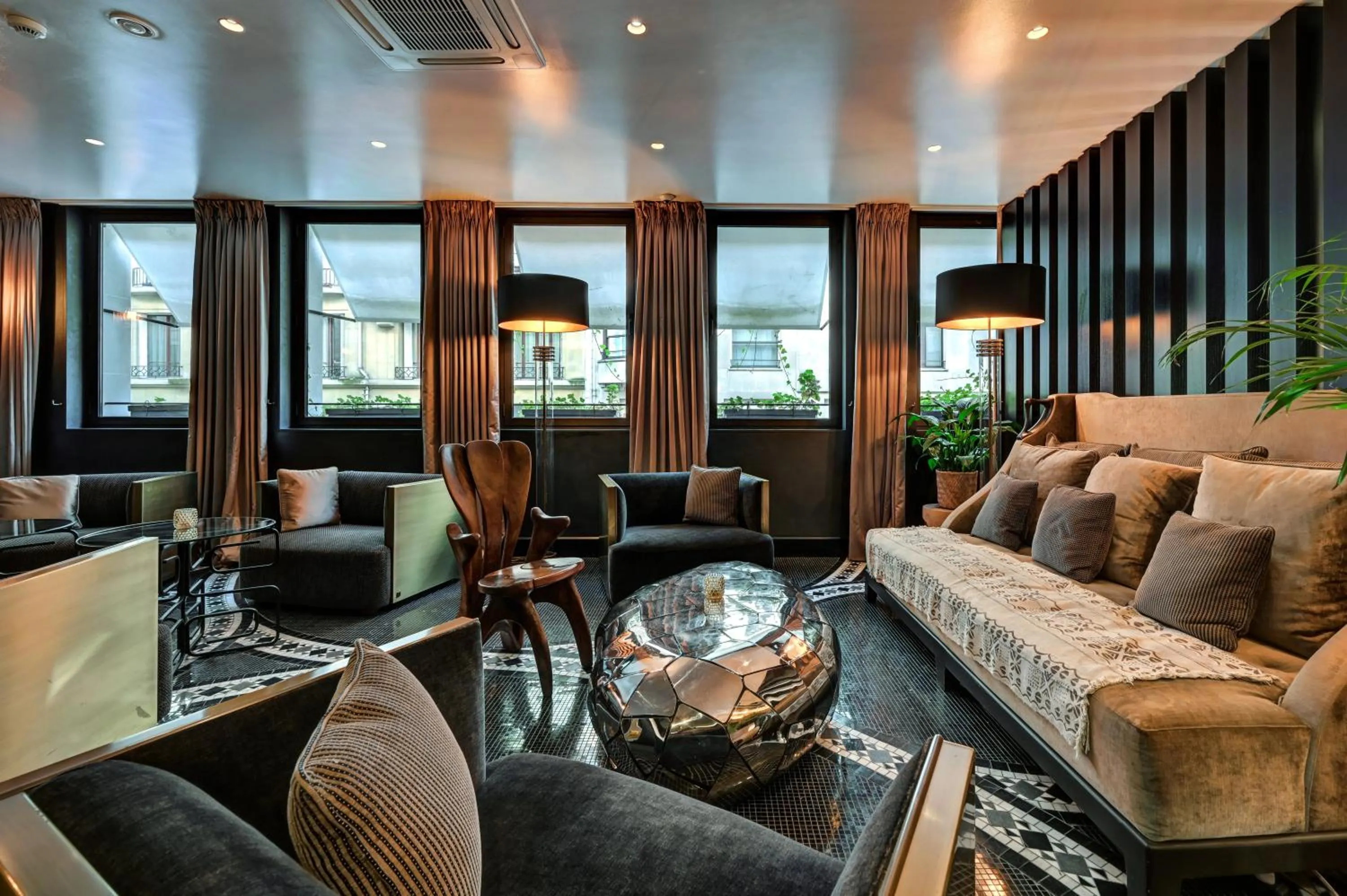 Lounge or bar in Juliana Hotel Paris