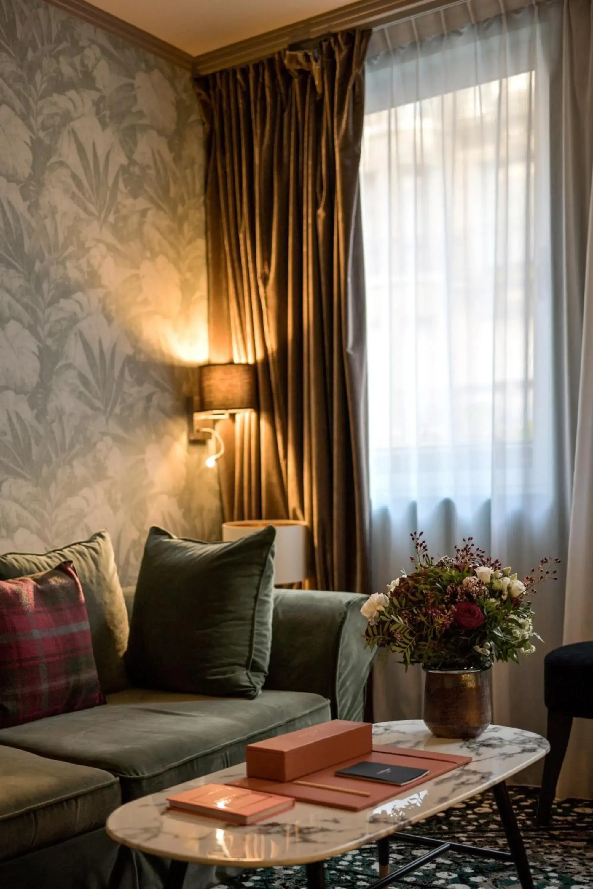 Living room in Juliana Hotel Paris Living room in Juliana Hotel Paris