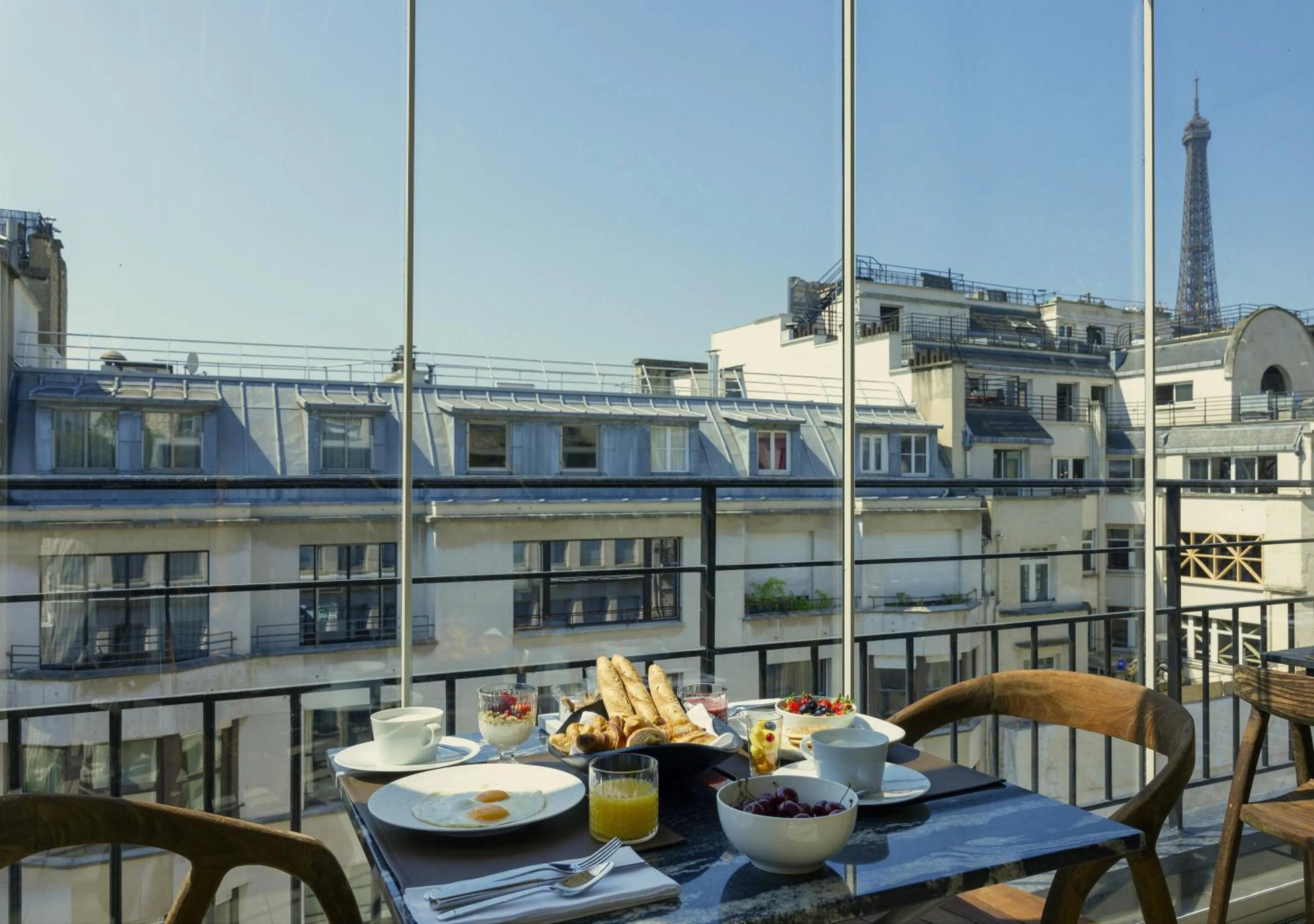 View (from property/room) in Juliana Hotel Paris