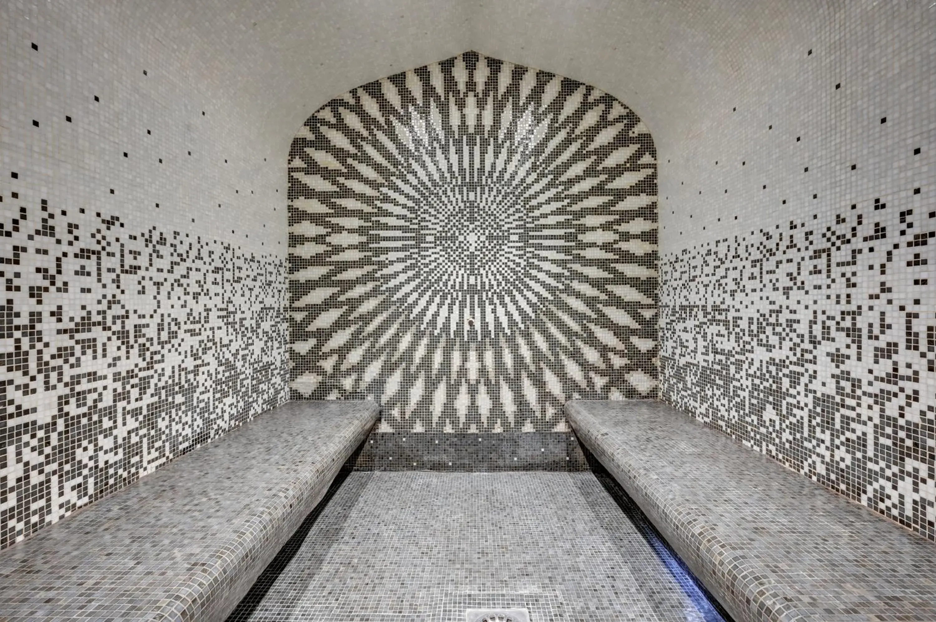 The One Alma Paris The One Alma Paris