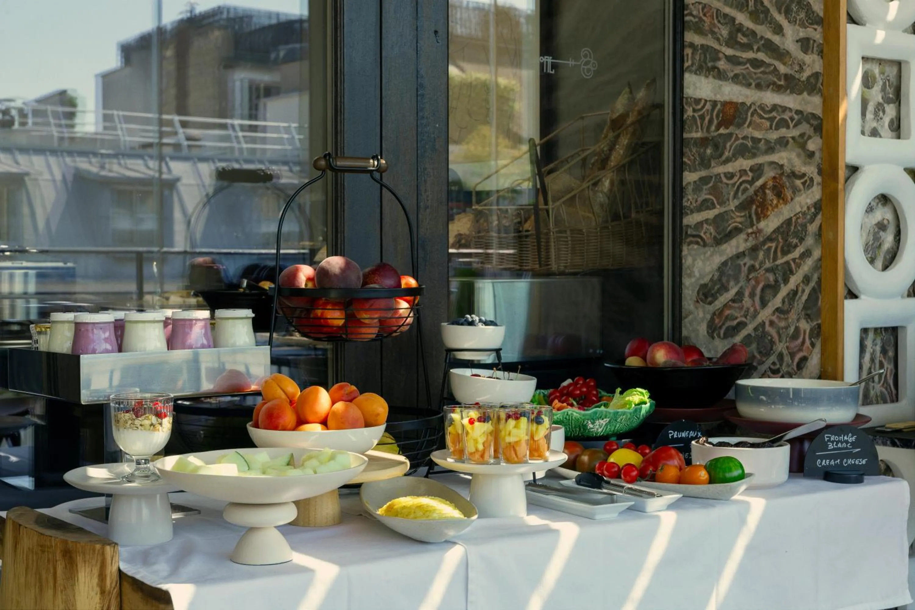 Breakfast in Juliana Hotel Paris
