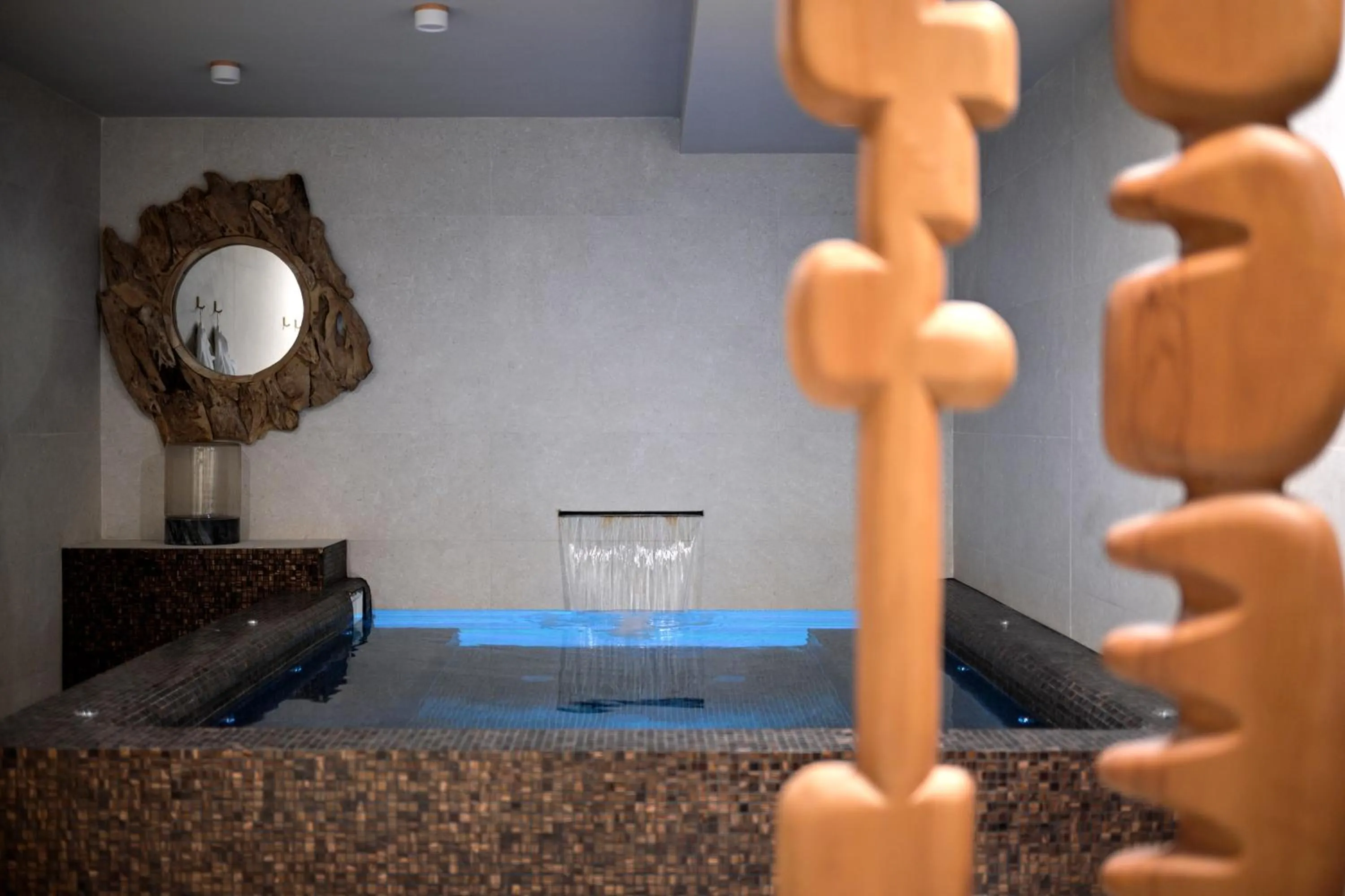 Hot Tub in Juliana Hotel Paris