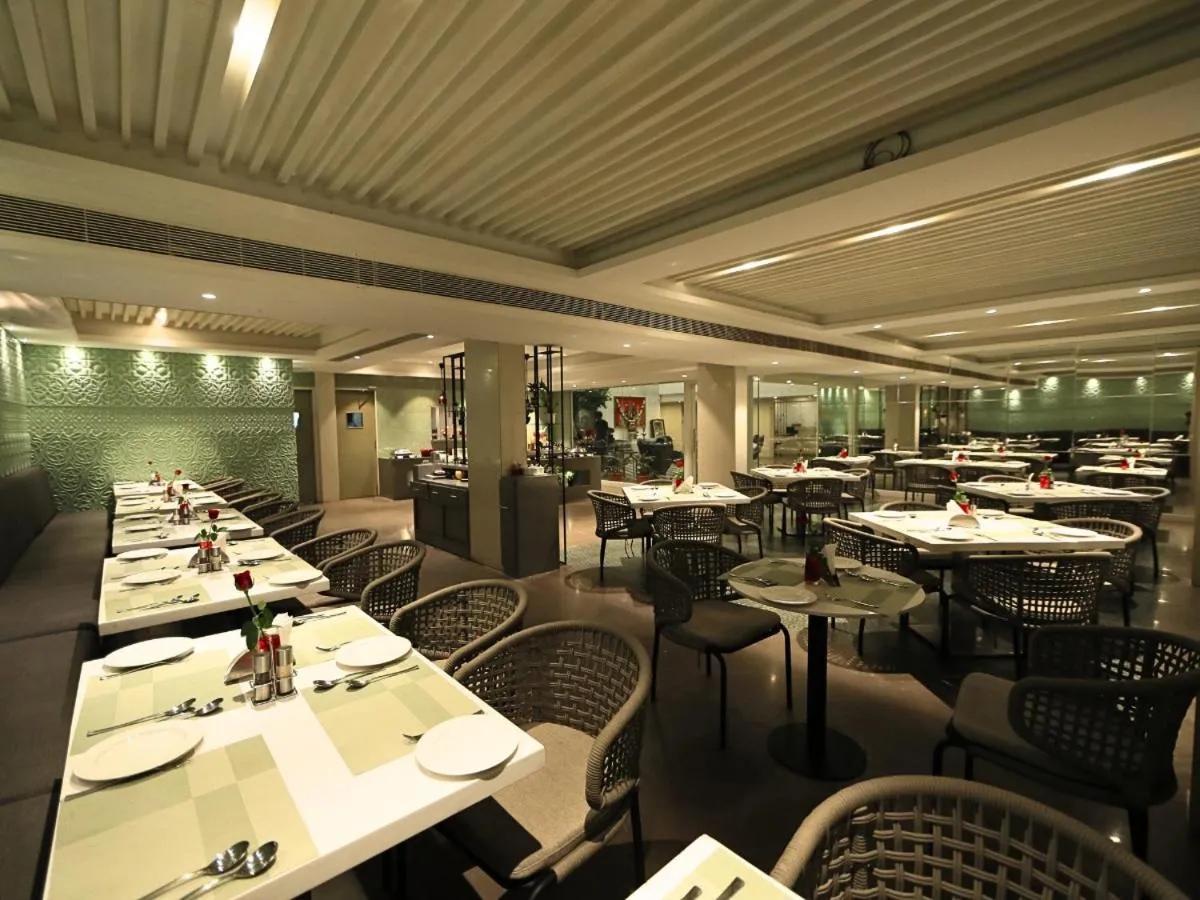 Dining area in D R Utthama Nellore - AM Hotel Kollection