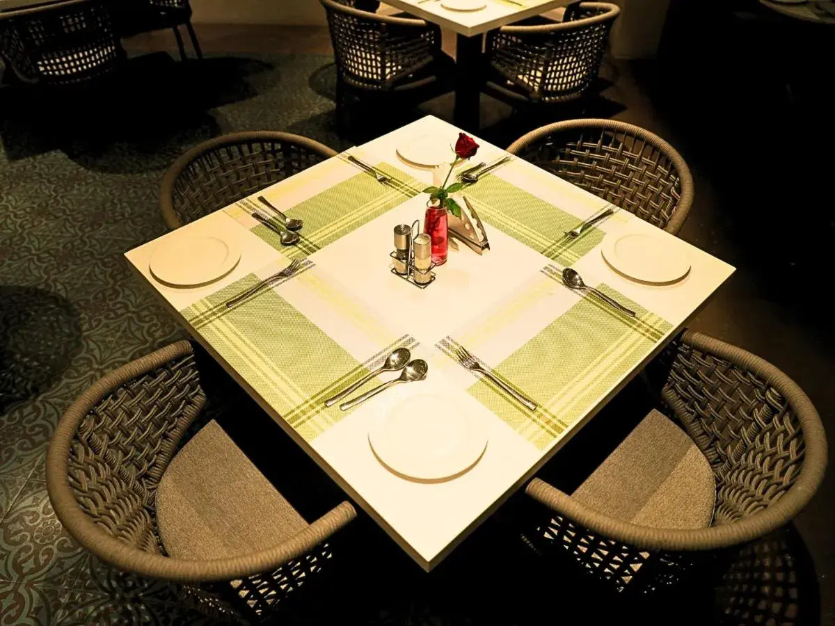 Restaurant/places to eat in D R Utthama Nellore - AM Hotel Kollection Restaurant/places to eat in D R Utthama Nellore - AM Hotel Kollection