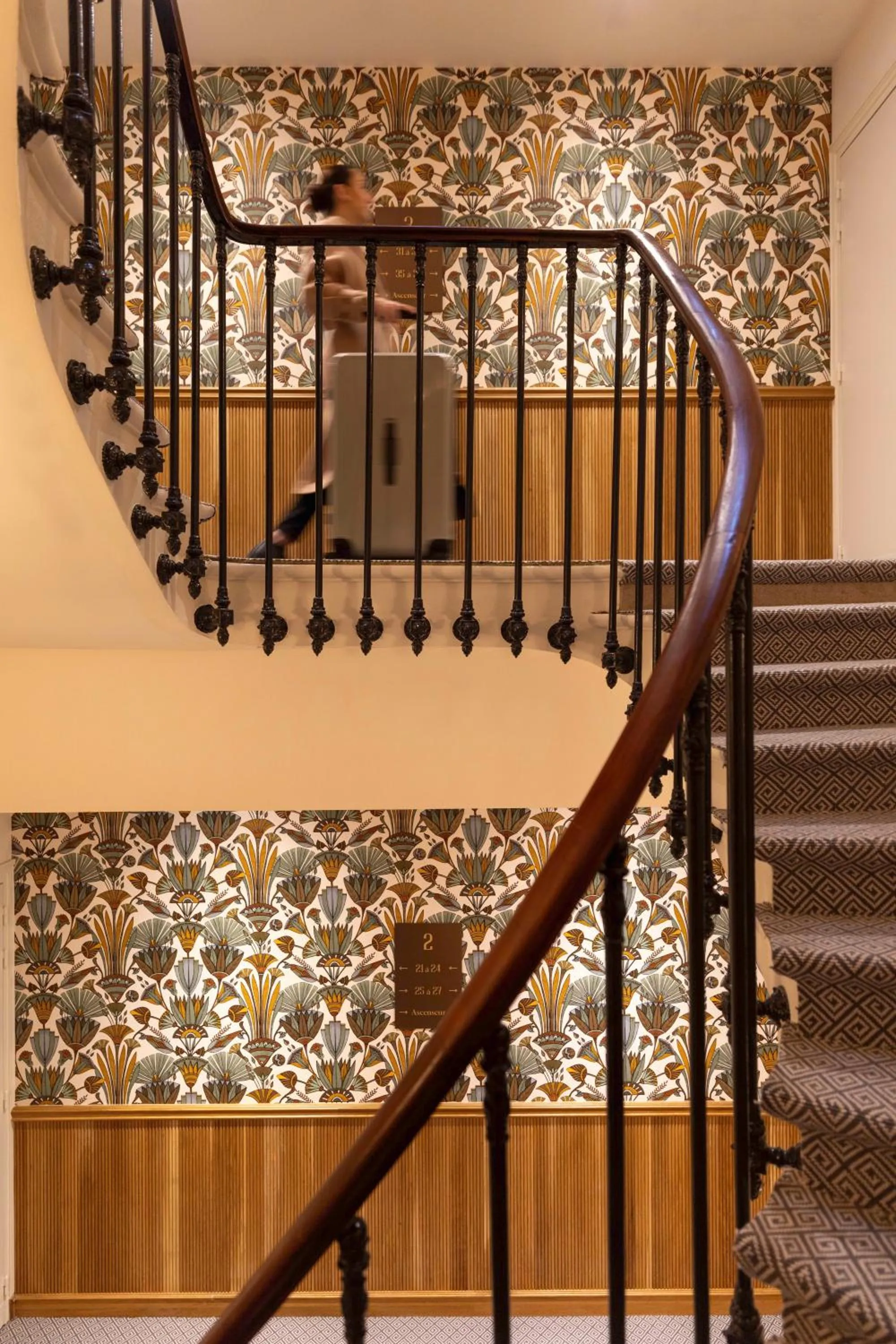 Property building in Madame Drouot & Spa - Opera