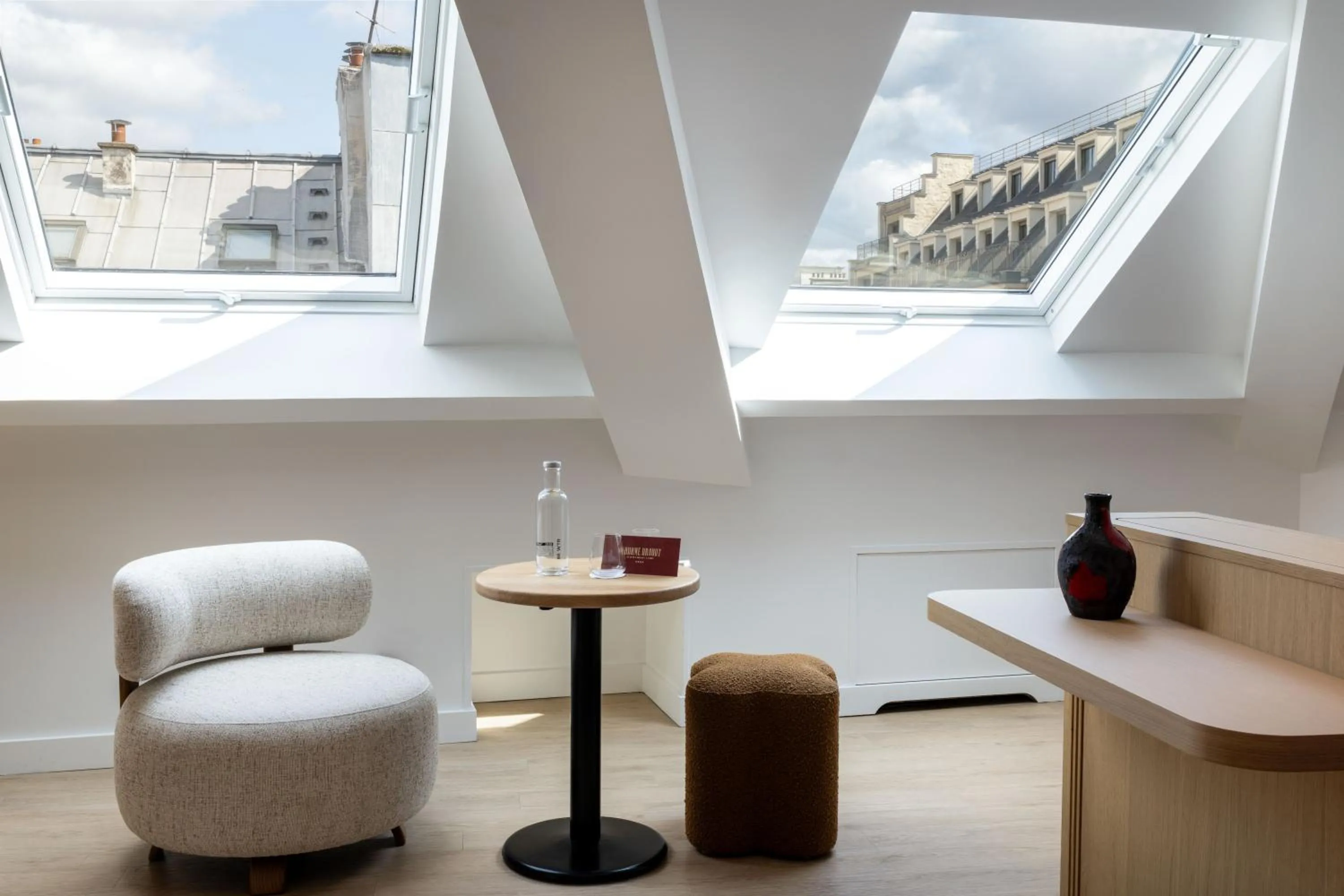 Living room in Madame Drouot & Spa - Opera