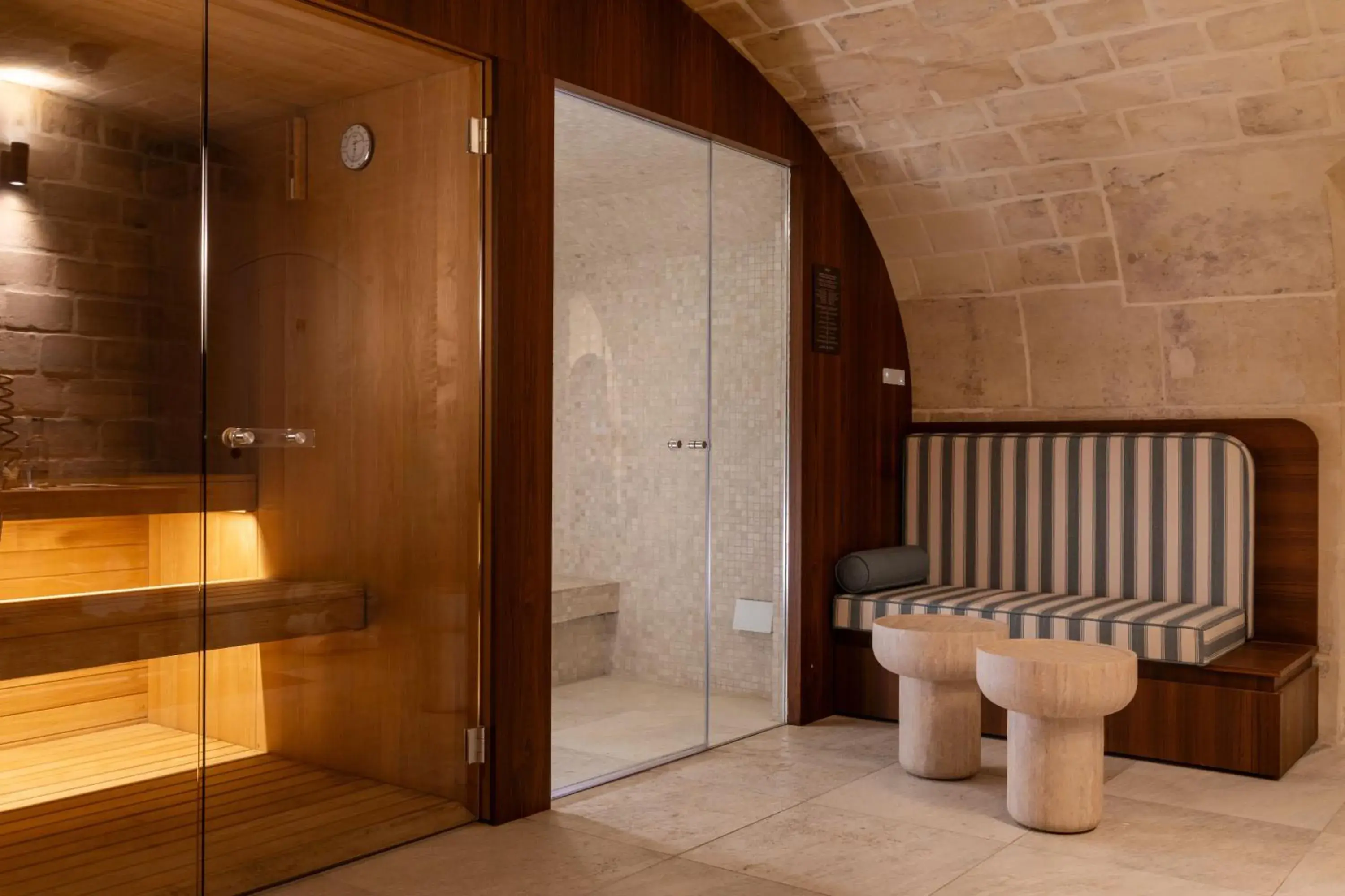 Spa and wellness centre/facilities in Madame Drouot & Spa - Opera Spa and wellness centre/facilities in Madame Drouot & Spa - Opera