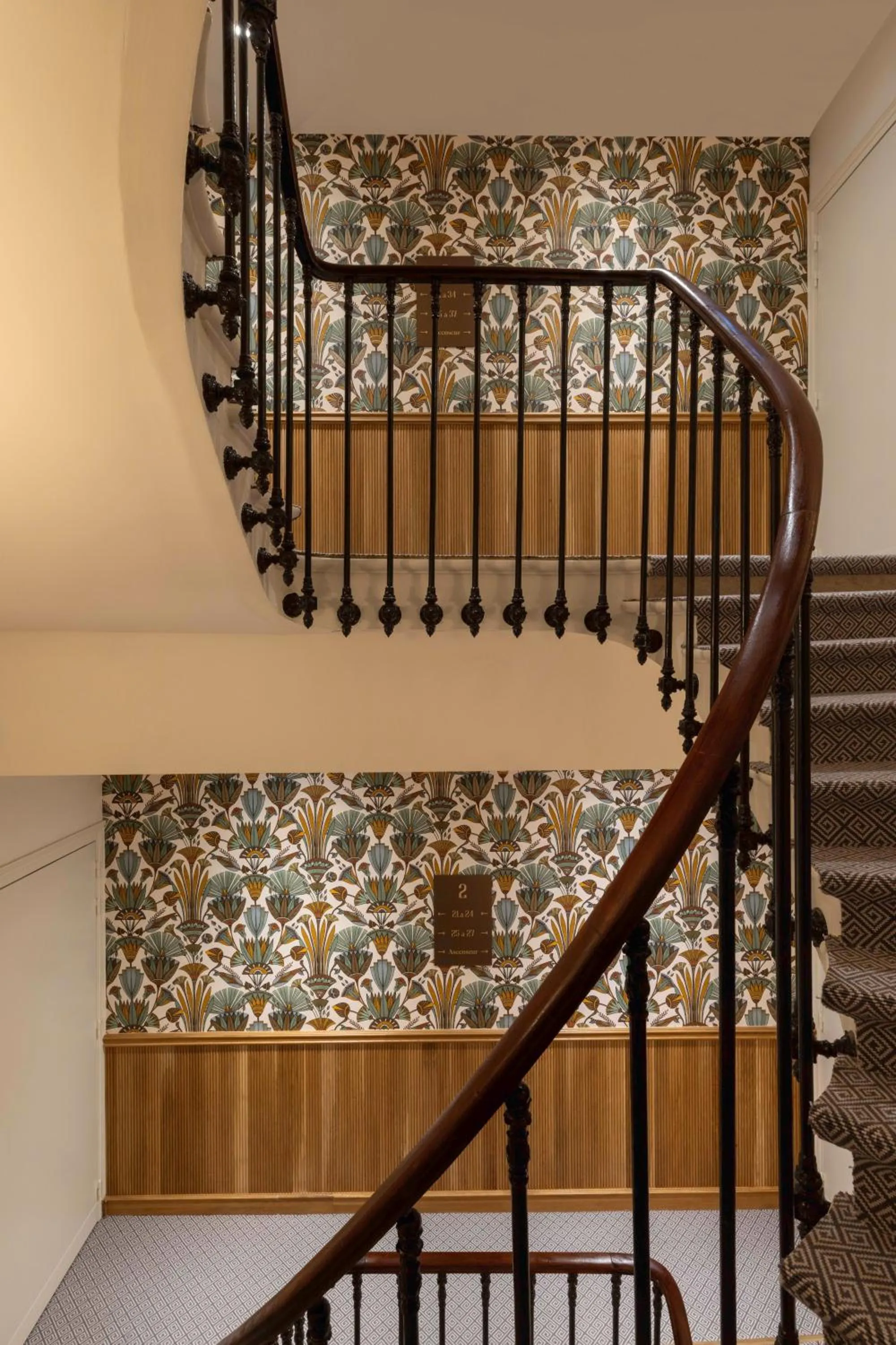 Property building in Madame Drouot & Spa - Opera