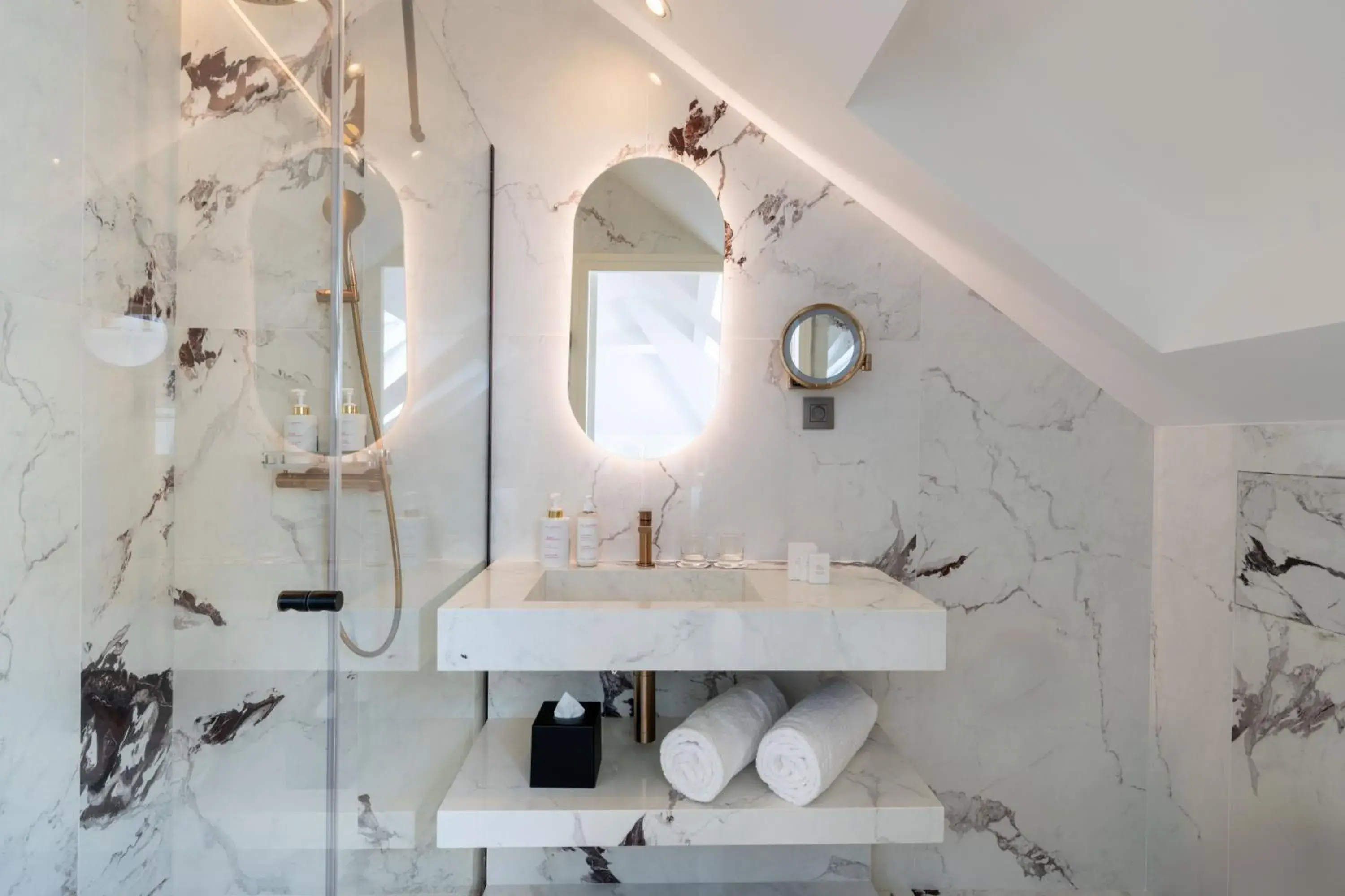 Junior Suite in Madame Drouot & Spa - Opera Junior Suite in Madame Drouot & Spa - Opera