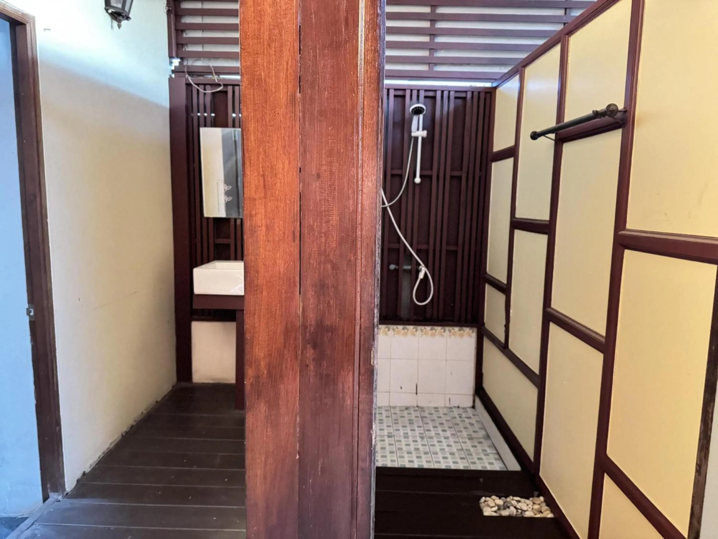Bathroom in Collection O Bupamontra Chiangmai