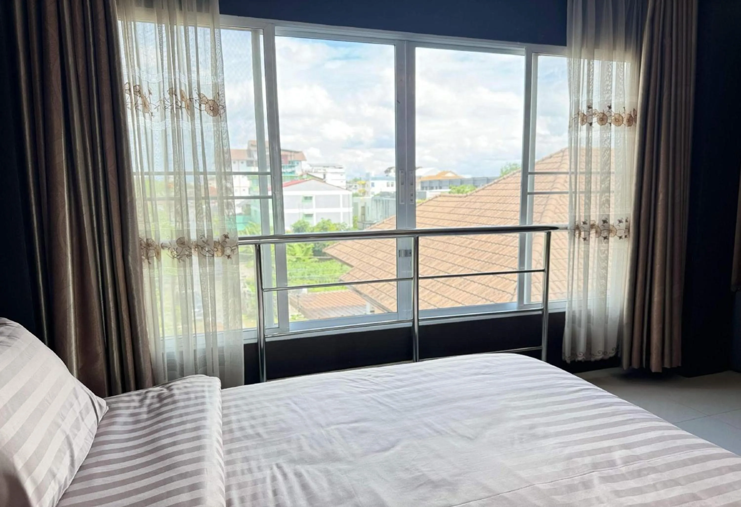 View (from property/room), Bed in Collection O Bupamontra Chiangmai