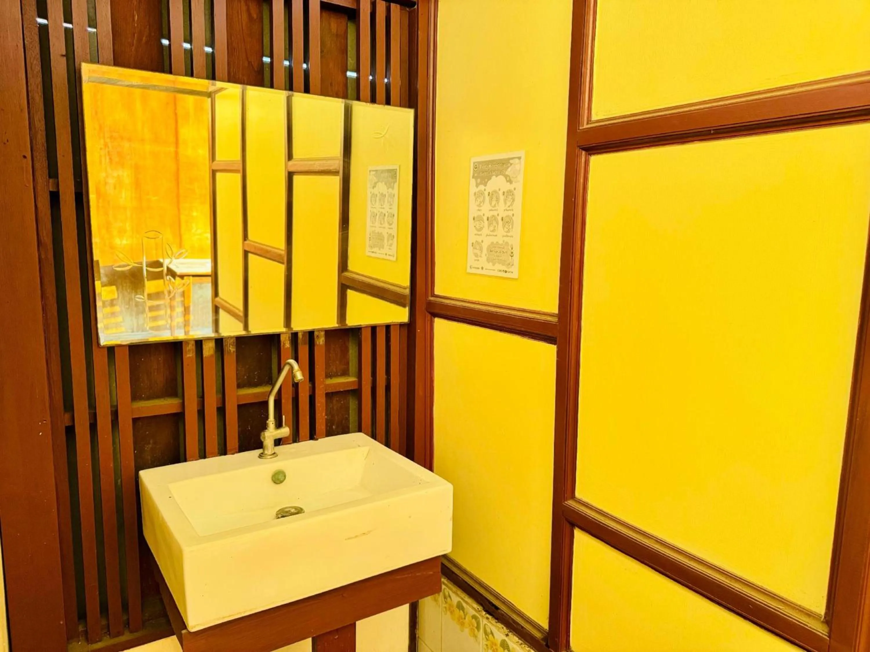 Bathroom in Collection O Bupamontra Chiangmai